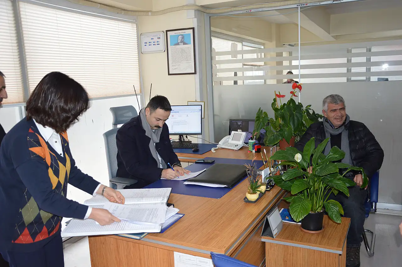 Havza OSB'de üretime geçen yeni fabrikanın tapusu teslim edildi