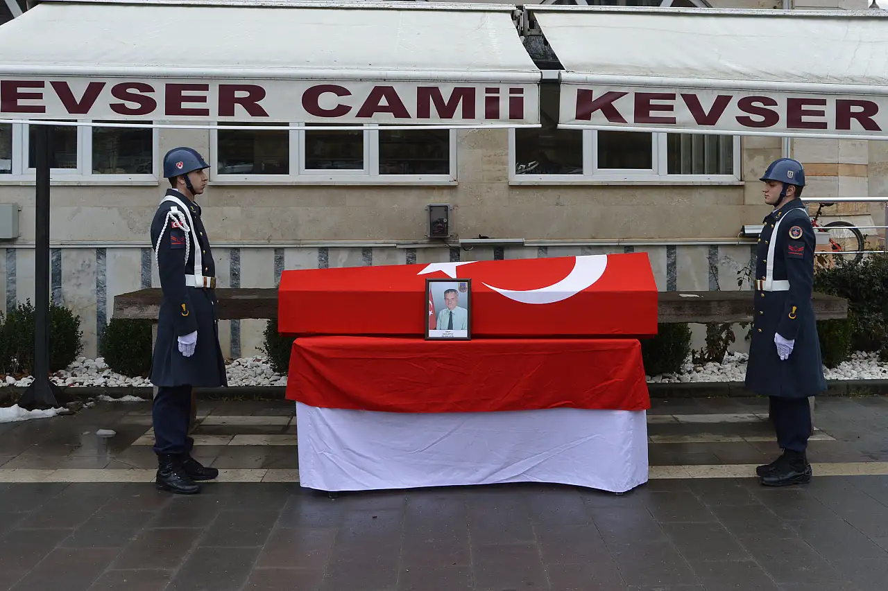 Emekli Uzman Çavuş Halil Mutlu askeri törenle toprağa verildi