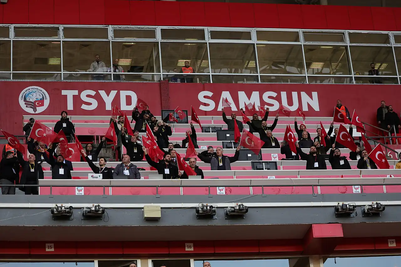 Samsun'da basın tribünü tek ses: bu bayrak hepimizin