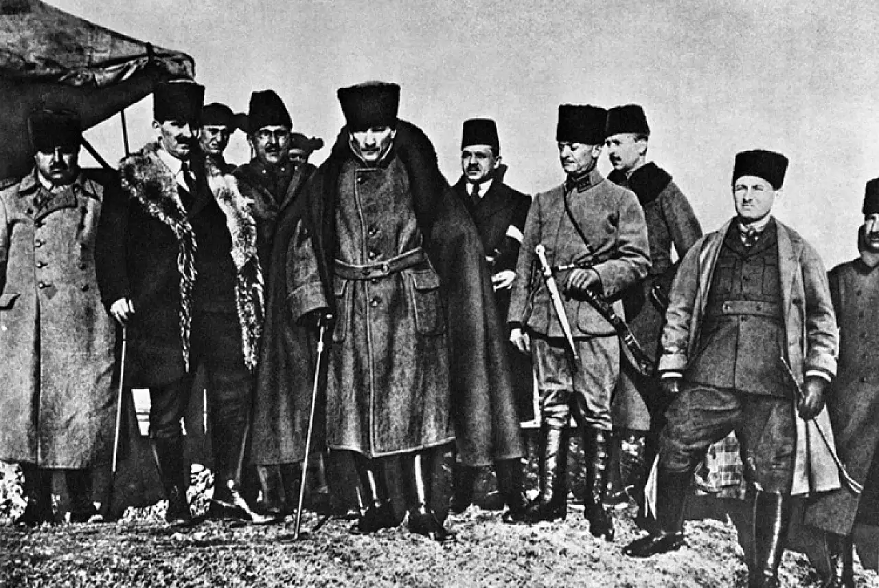 Cumhuriyet'in mimarı Atatürk'ün ebediyete intikalinin üzerinden 87 yıl geçti