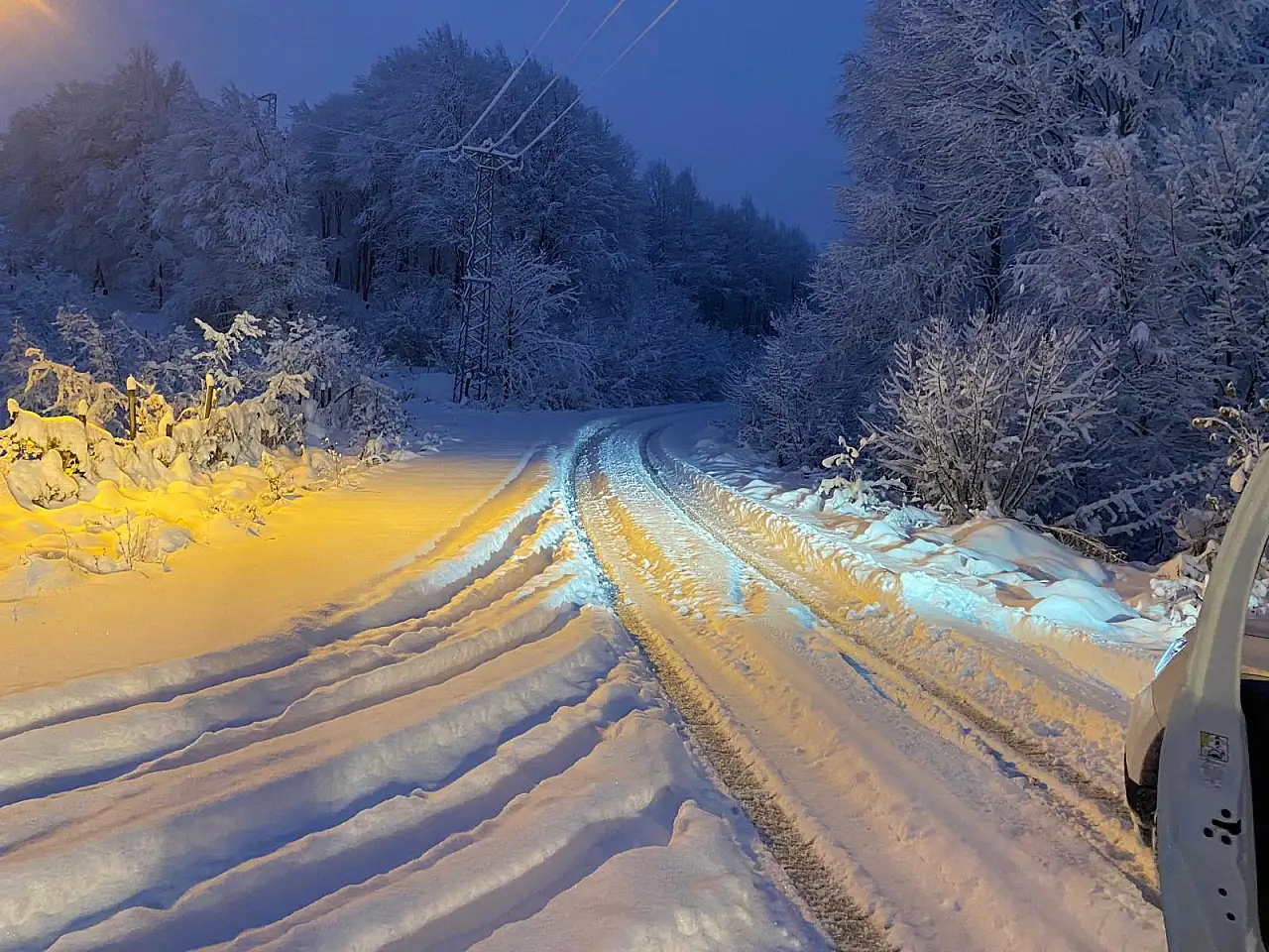 Salıpazarı'nda  karla mücadele