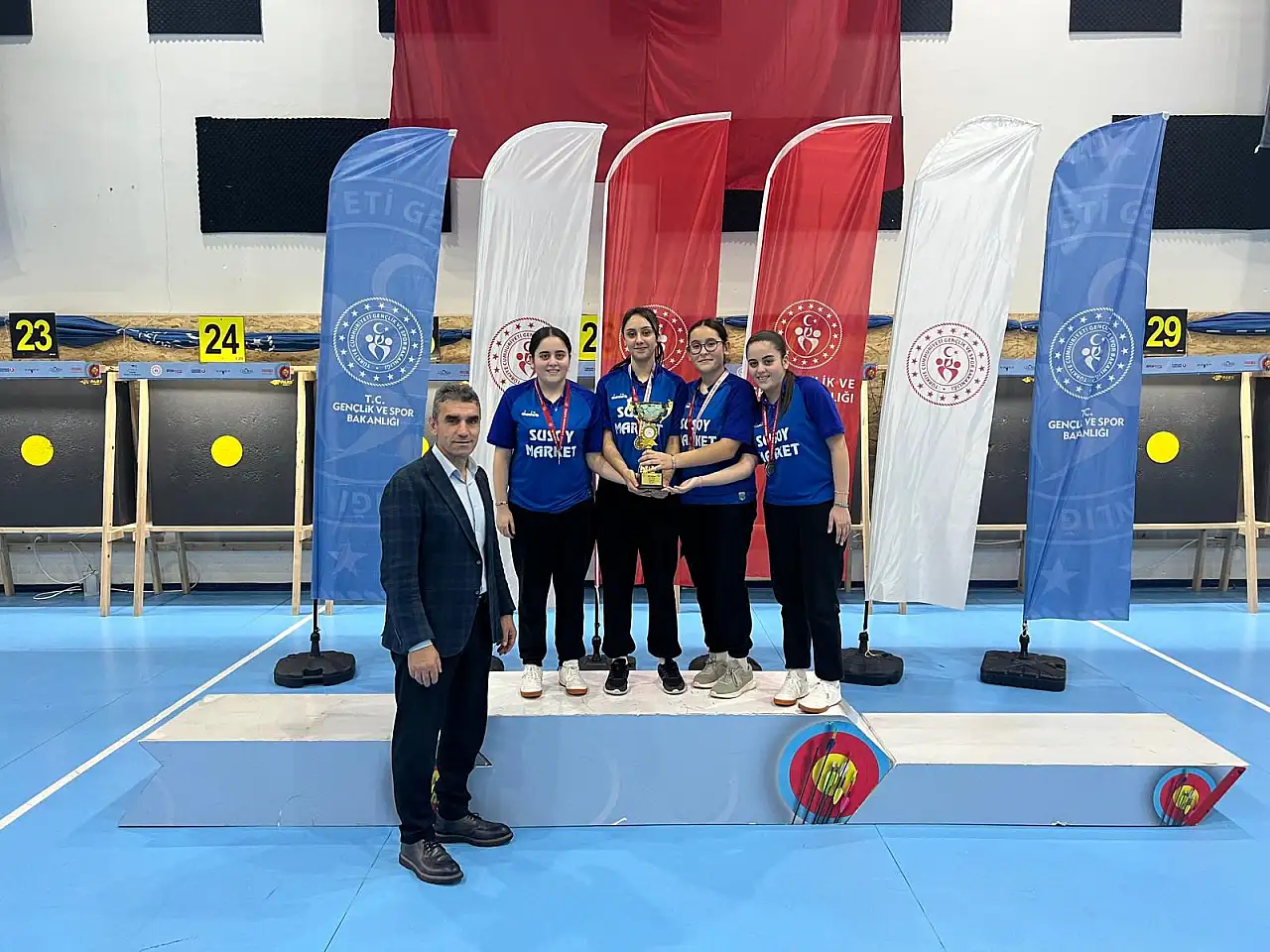 Salıpazarı'nın Altın Kızları Samsun'u Salladı