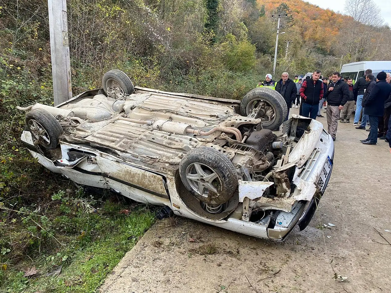 Alaçam'da Otomobil Devrildi: 1 Ölü, 4 Yaralı