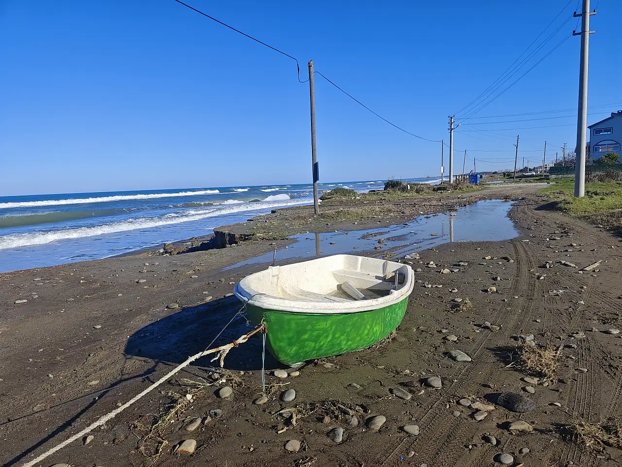 Samsun'da Fırtına Sahili Vurdu: Yol Çöktü
