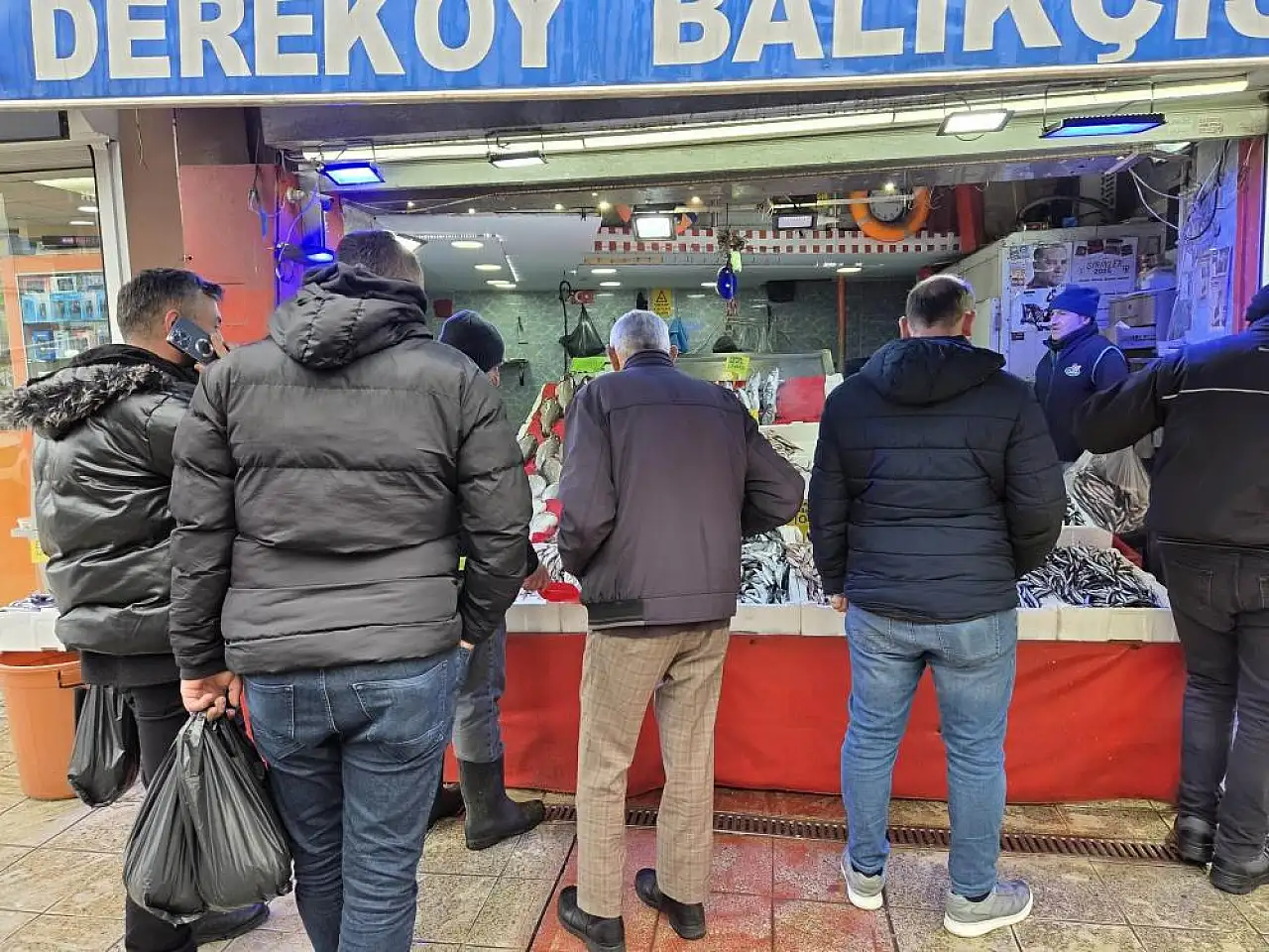 Samsun'da Hamsi 150 Lira Oldu, İlgi Azalmadı