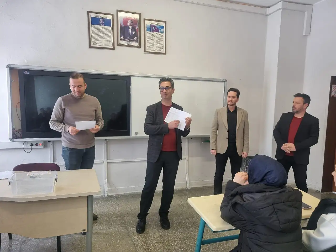 Ladik'te 2 Bin 400 Öğrenci Karne Alarak Yarıyıl Tatiline Girdi