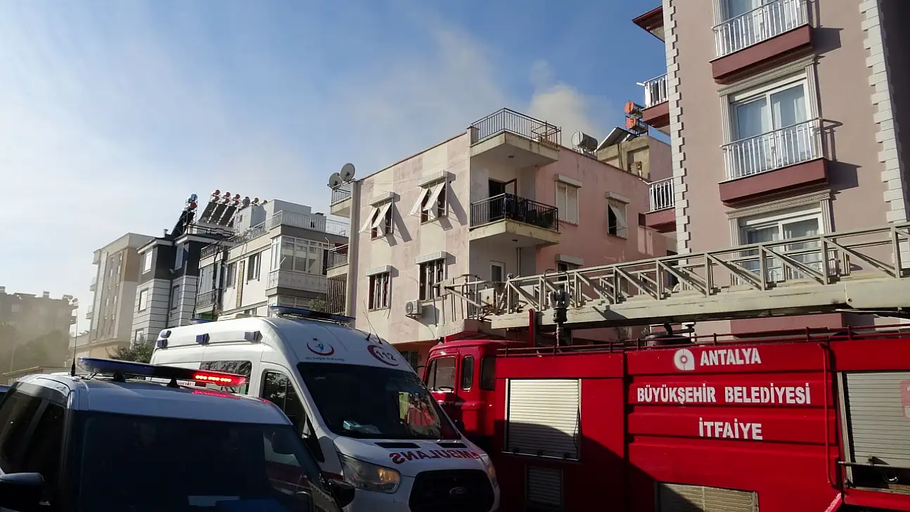 Apartman Dairesinde Çıkan Yangın Panik Yarattı
