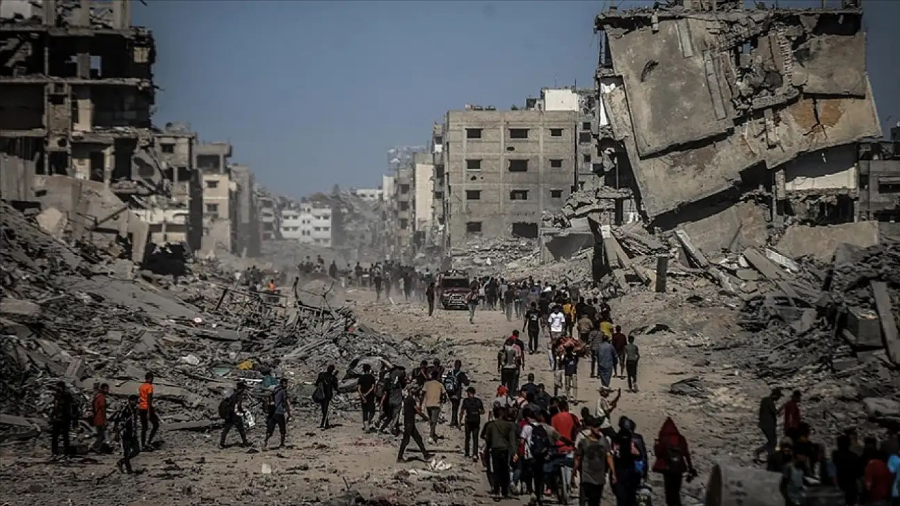 Yüz binlerce Filistinli evlerine dönüyor