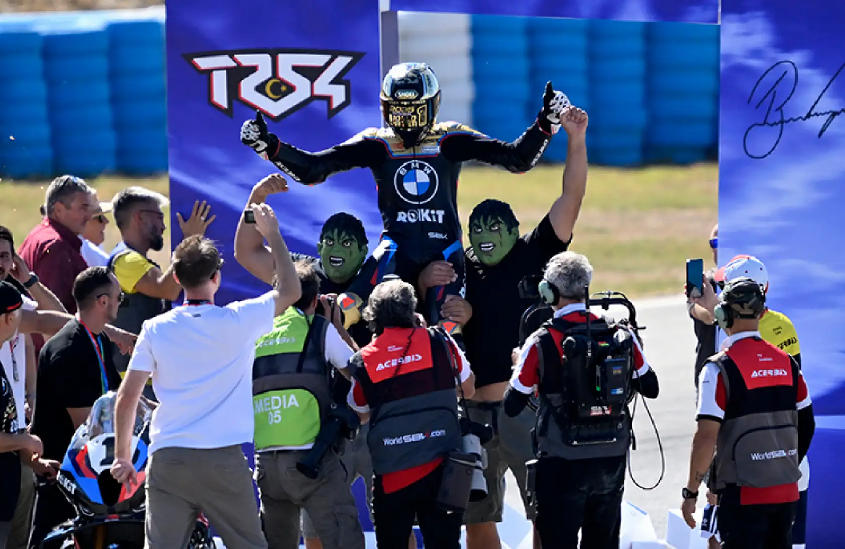 Skandal harekete rağmen Dünya şampiyonu oldu