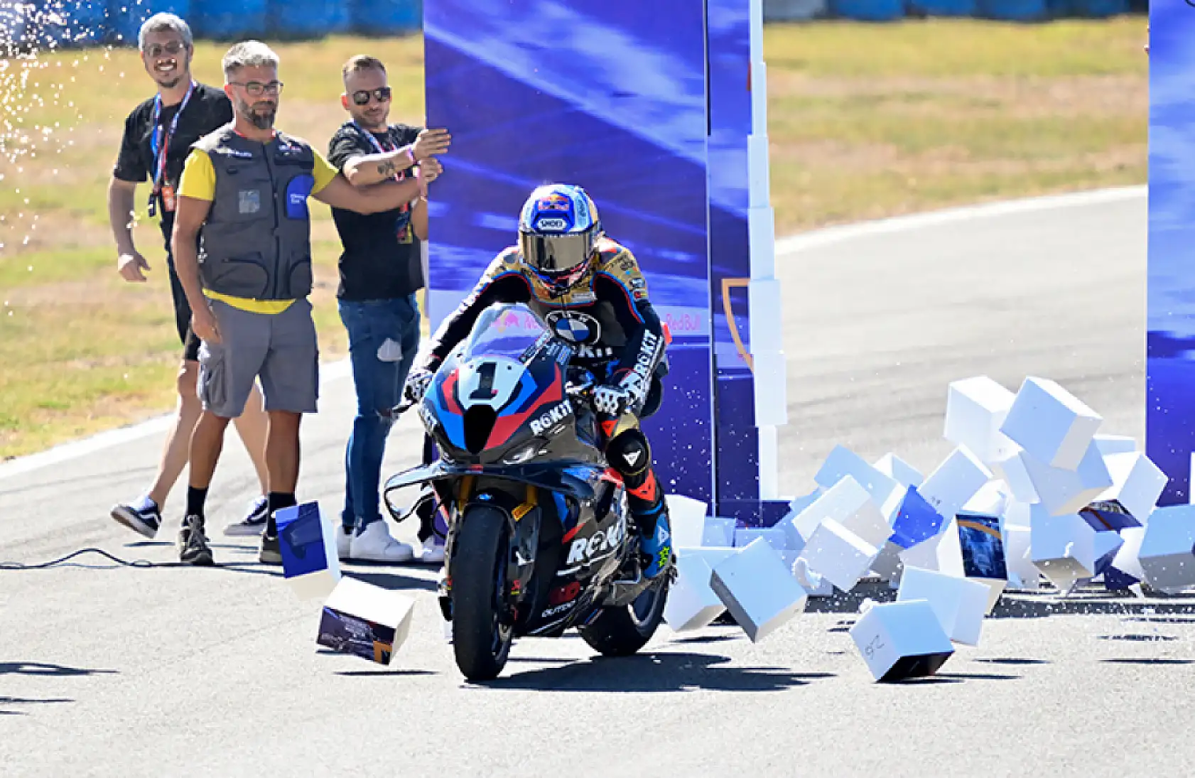 Skandal harekete rağmen Dünya şampiyonu oldu