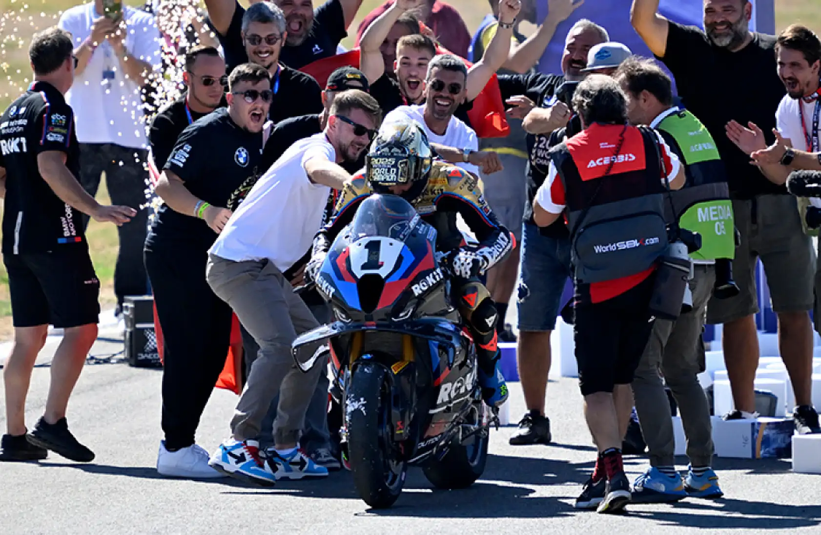 Skandal harekete rağmen Dünya şampiyonu oldu