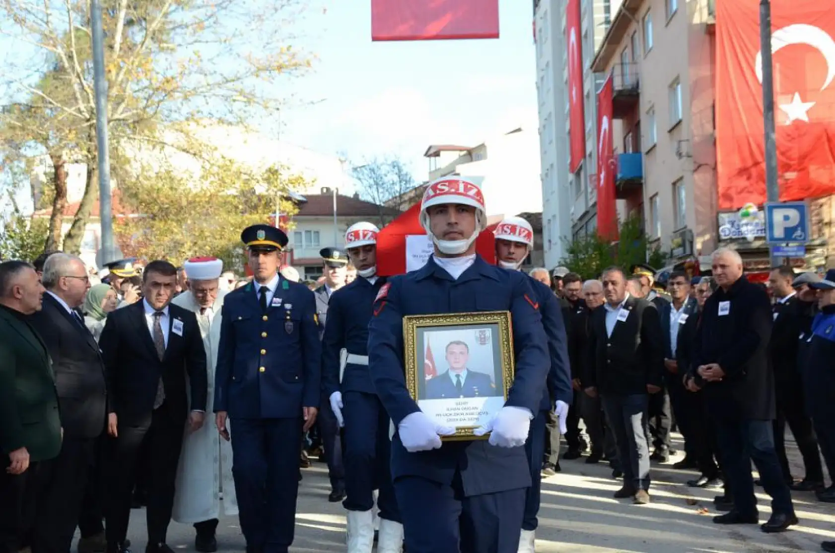 Türkiye şehitlerini uğurladı