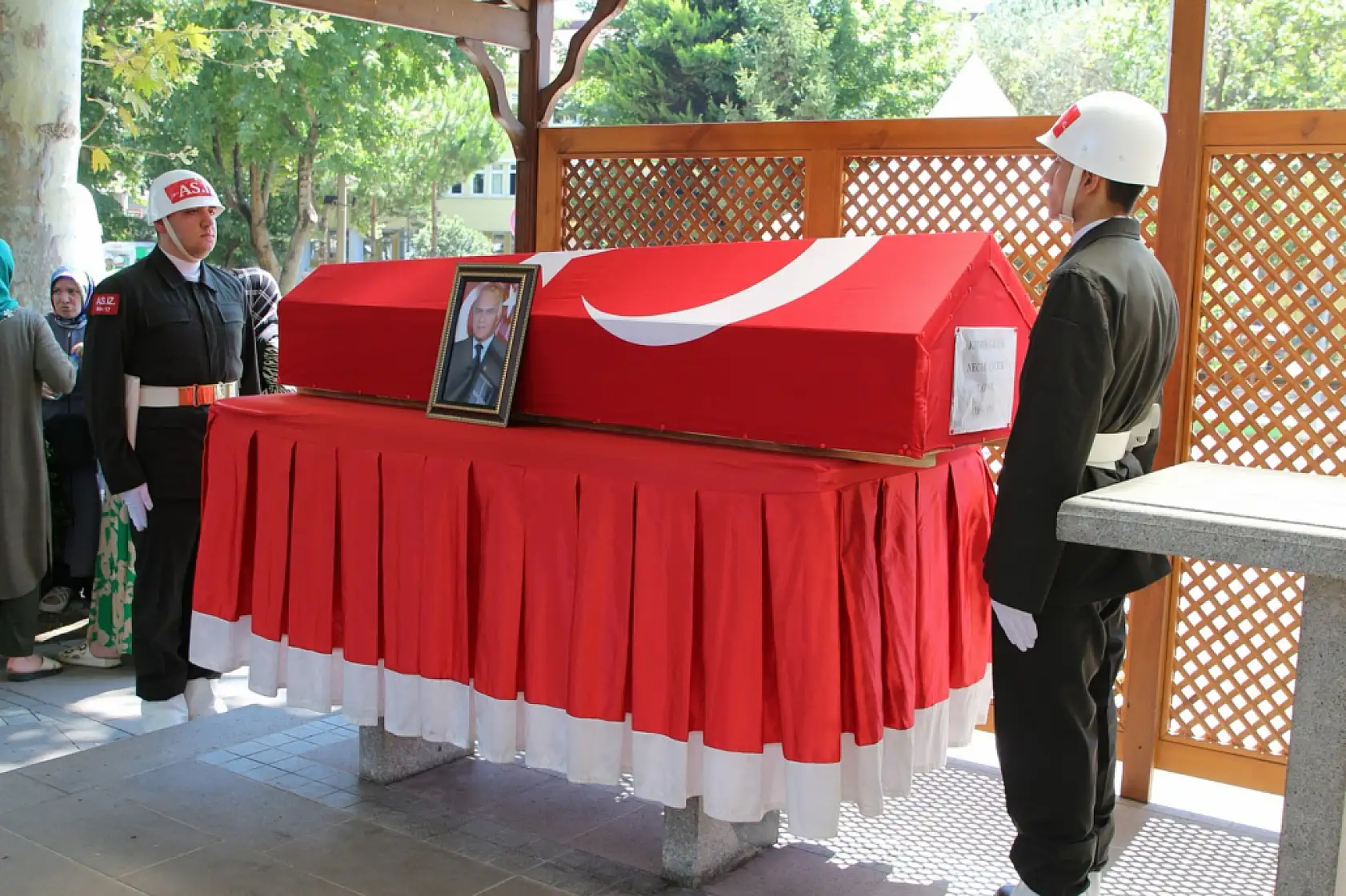 Kıbrıs gazisi Çiçek son yolculuğuna uğurlandı