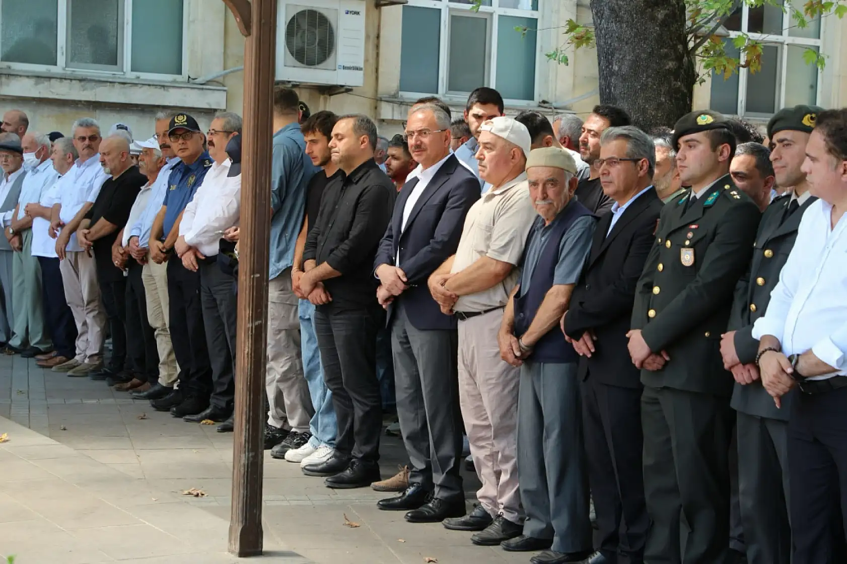 Kıbrıs gazisi Çiçek son yolculuğuna uğurlandı