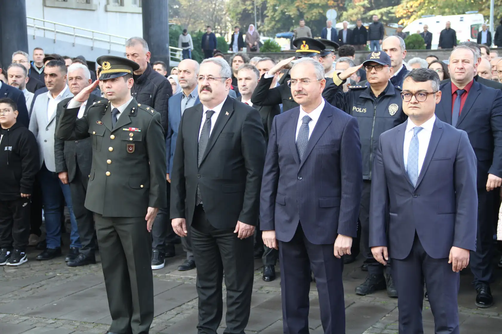 Çarşamba, Atatürk'ü Saygıyla Andı