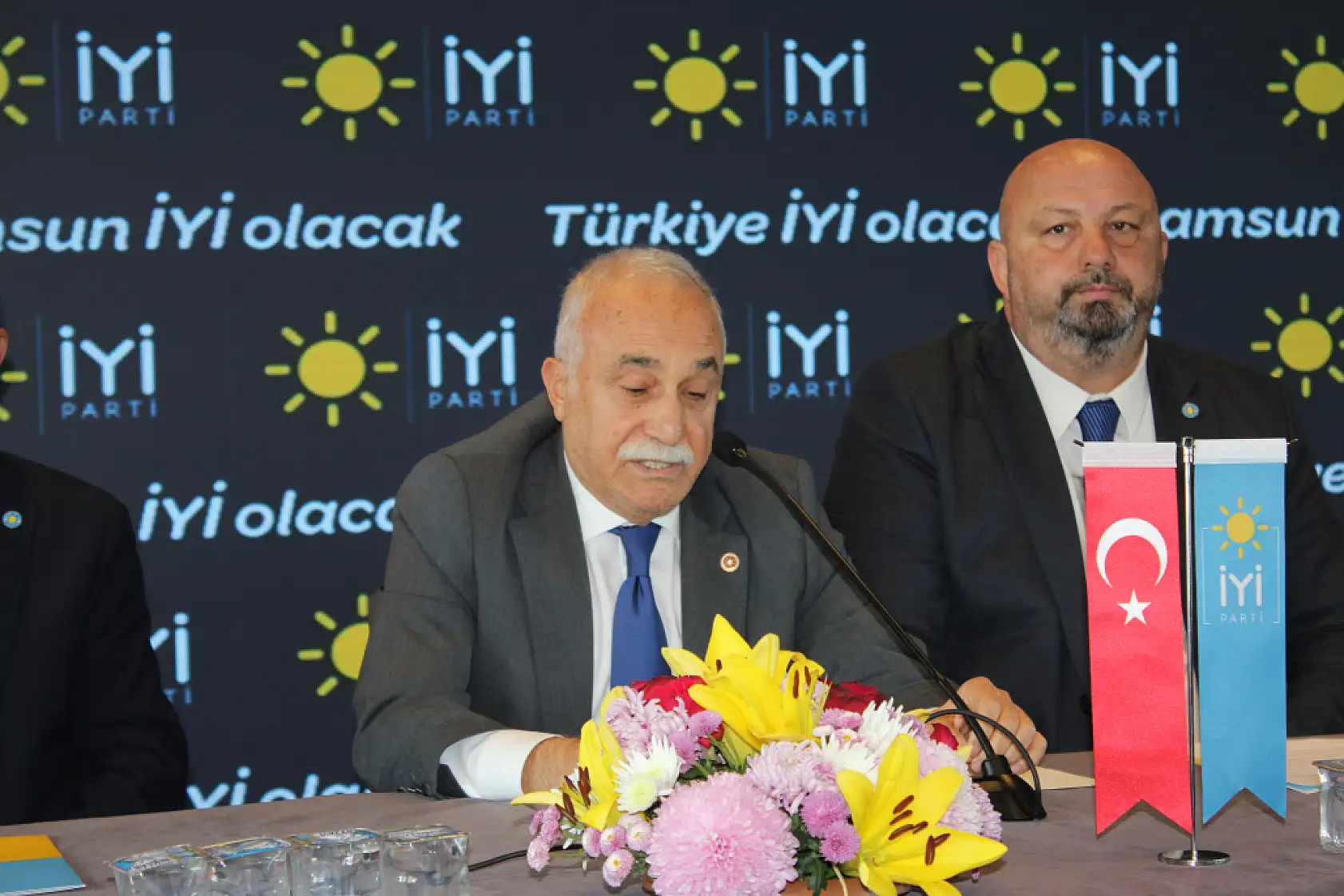 İYİ Parti başkanını seçiyor