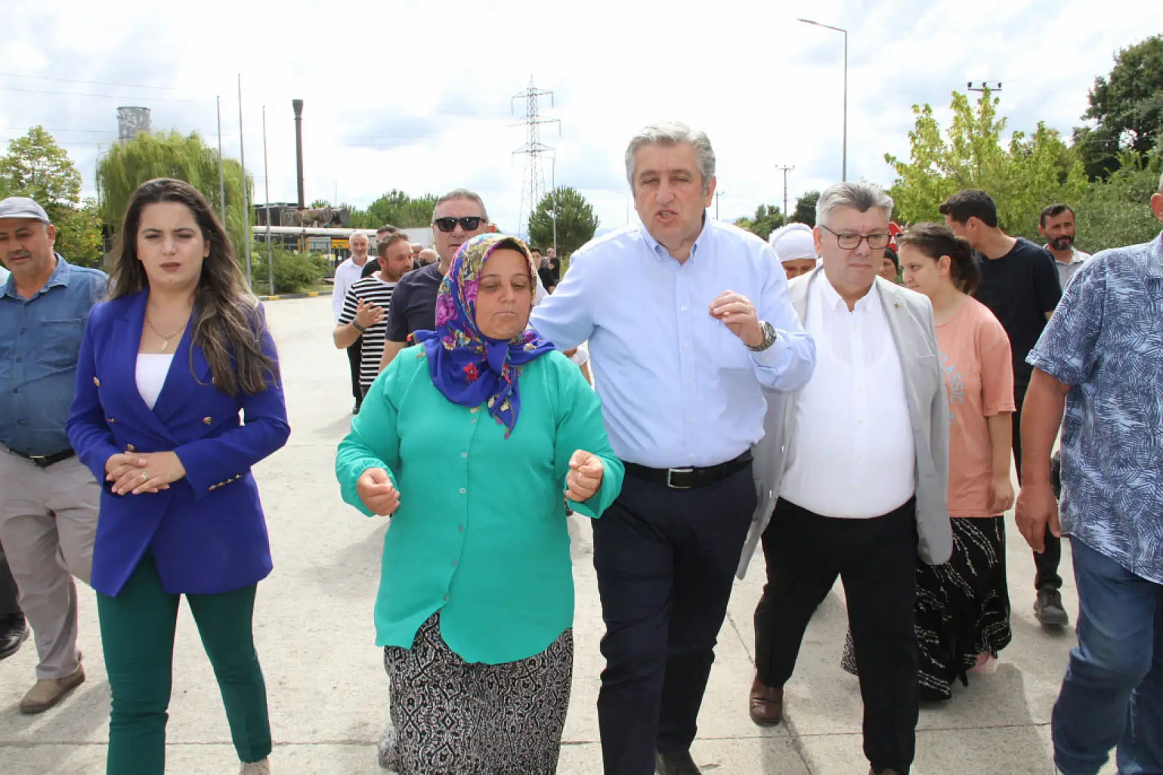 Çöp Kokusu İsyanı CHP'li Milletvekilleri kötü kokuyu yerinde inceledi