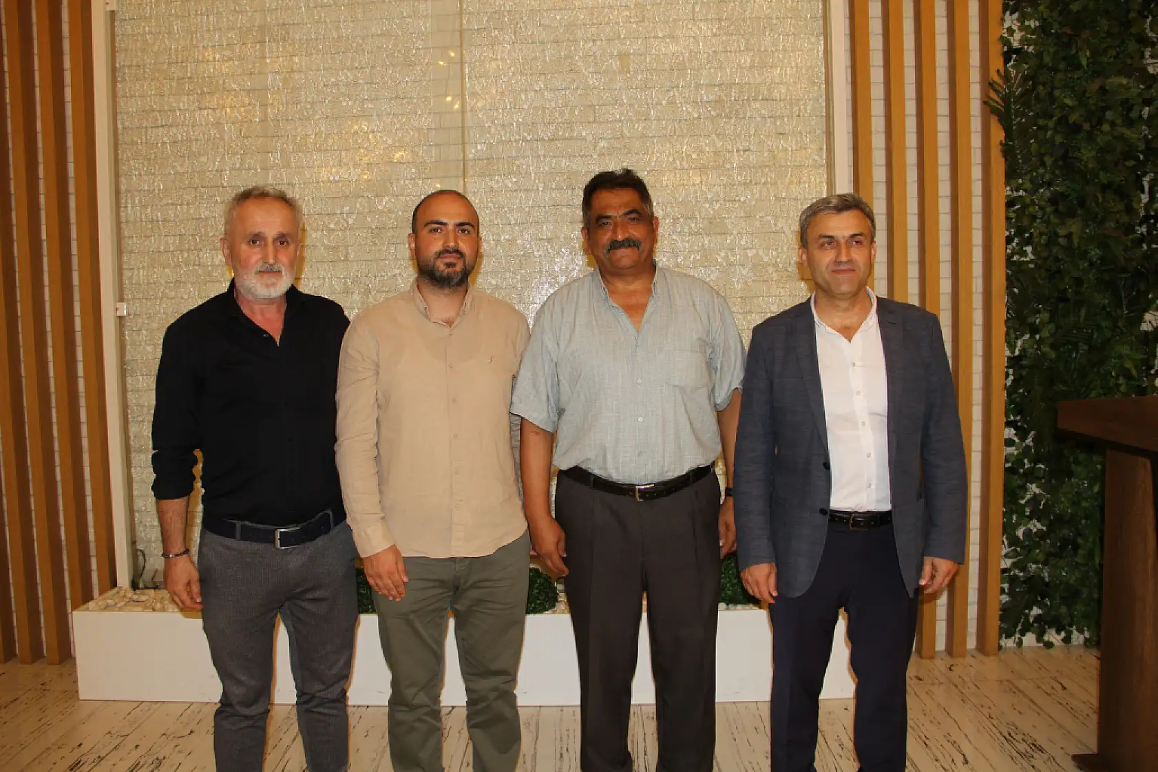 Müdür Barik ve Komiser Aydın'a veda yemeği