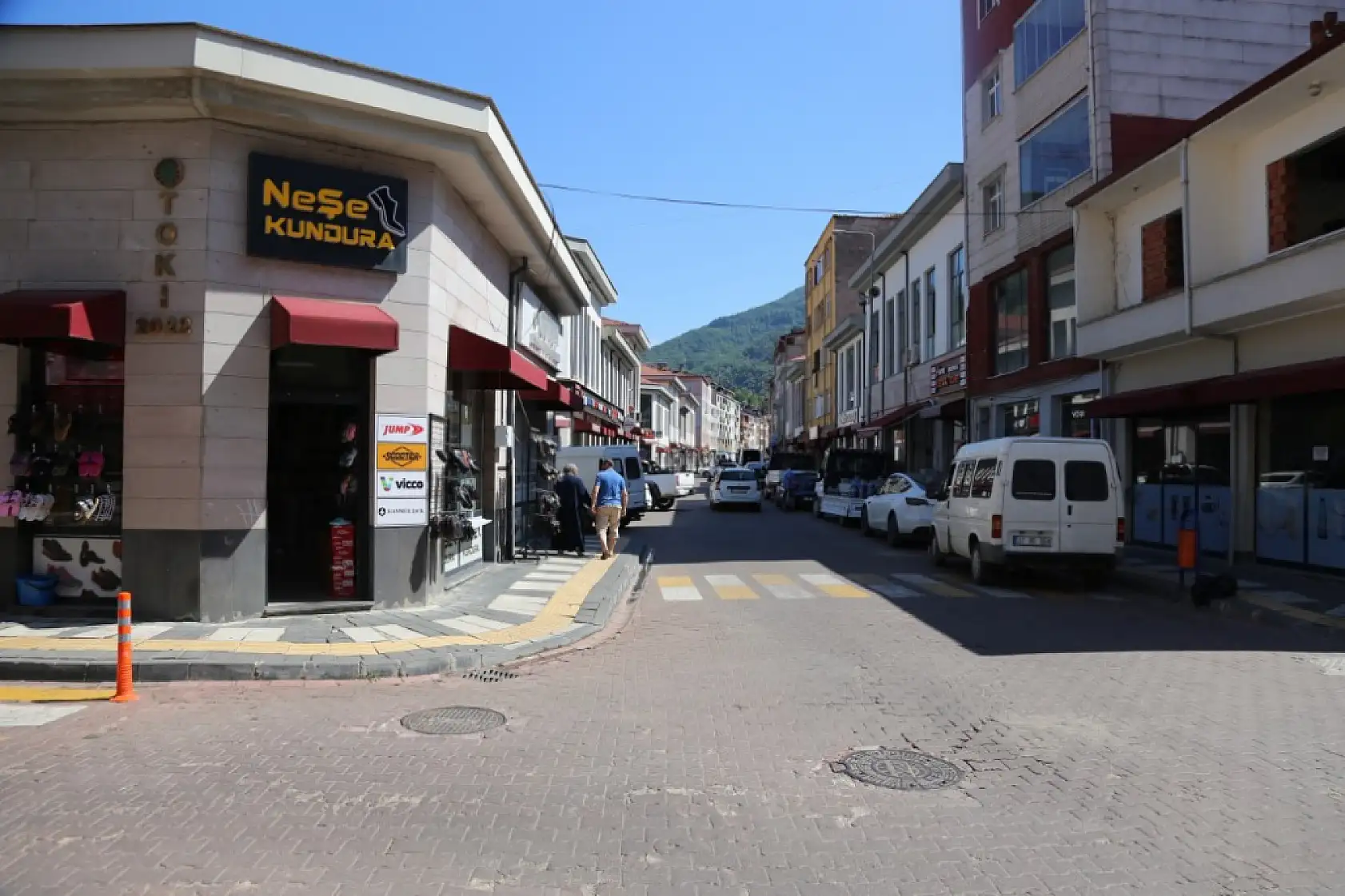 Bir ilçe yeniden inşa edildi