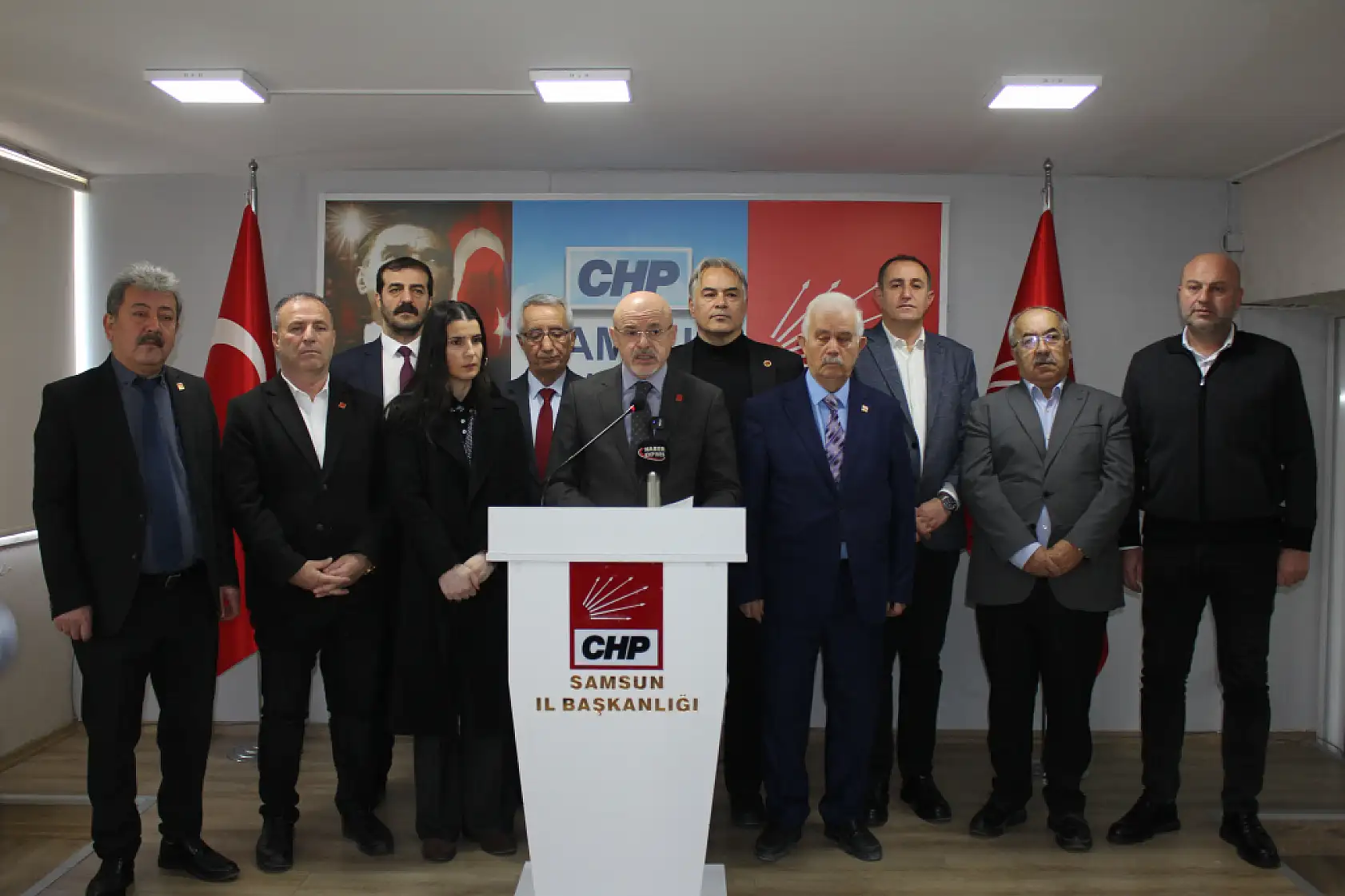 Samsun'da siyasi rota tartışması alevlendi Başkan Özdağ 'Ak Parti'nin rotası faiz lobileridir'
