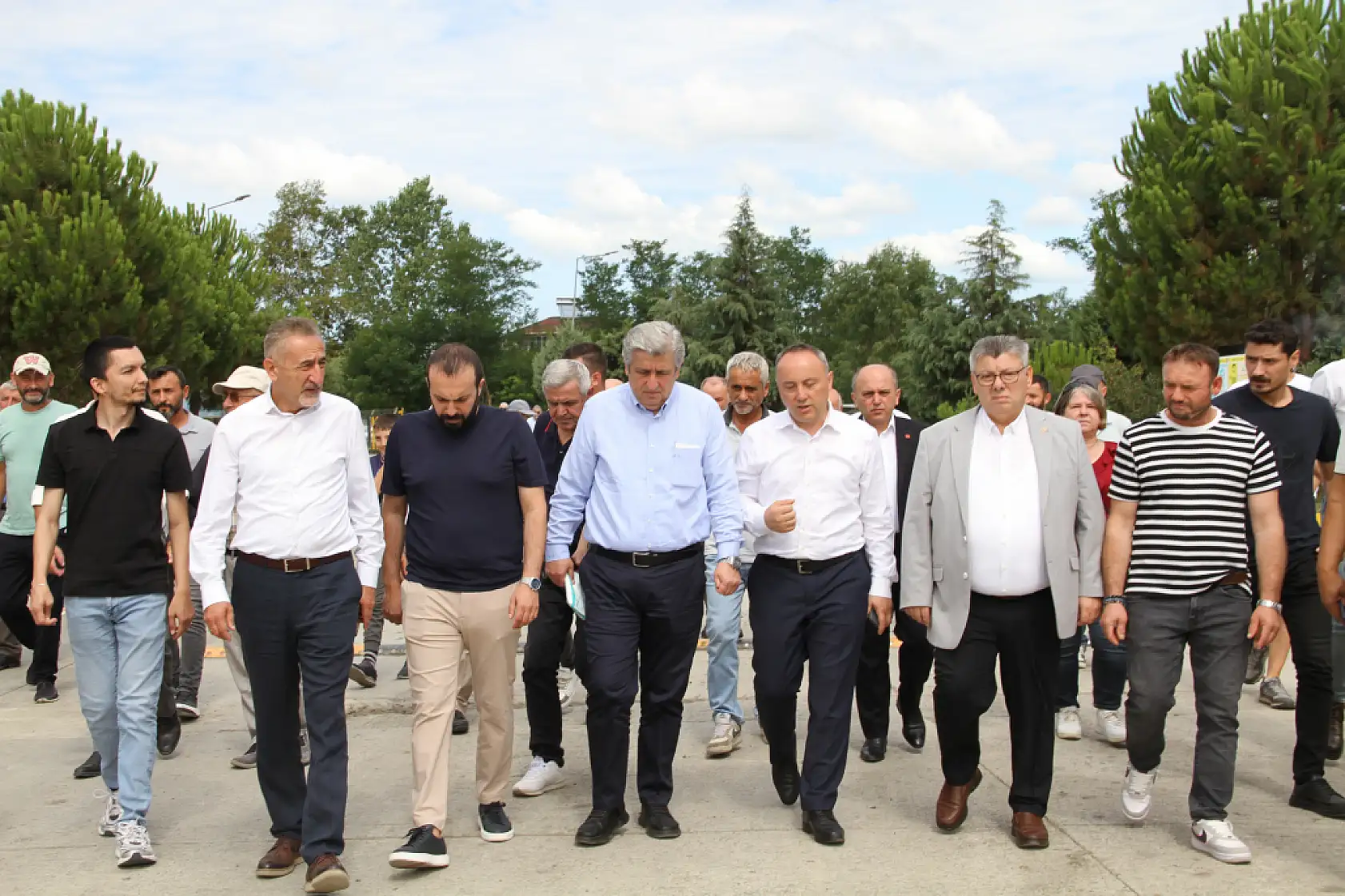 Çöp Kokusu İsyanı CHP'li Milletvekilleri kötü kokuyu yerinde inceledi