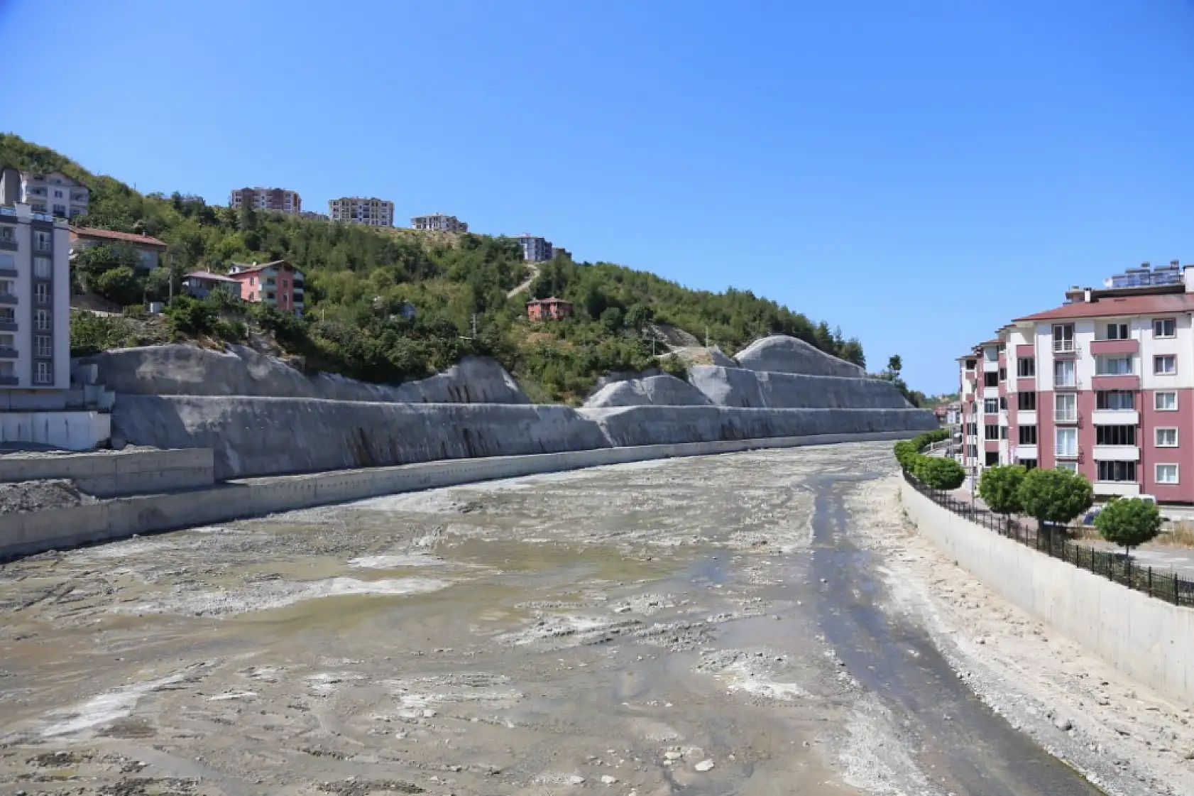 Bir ilçe yeniden inşa edildi