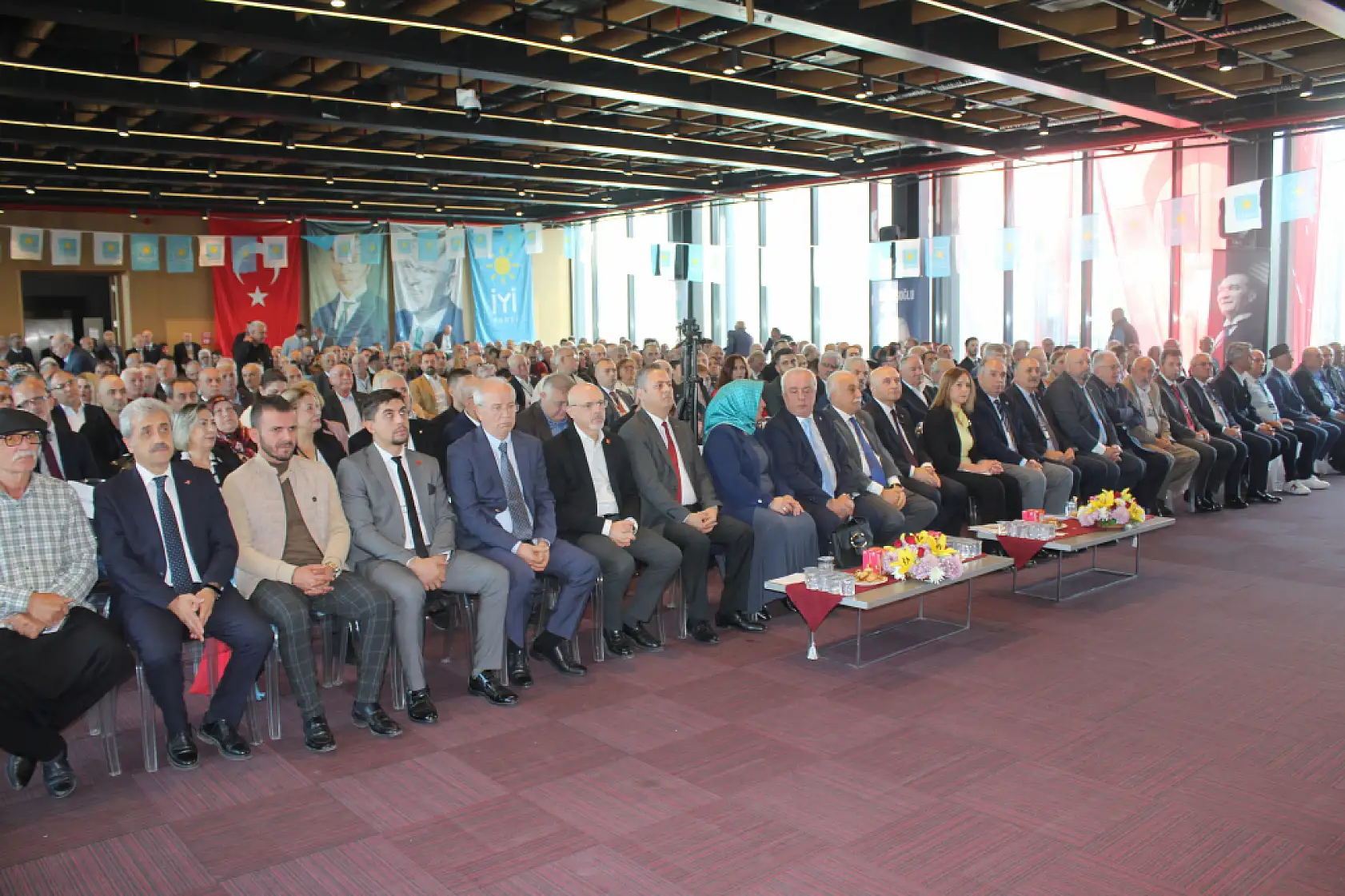 İYİ Parti başkanını seçiyor