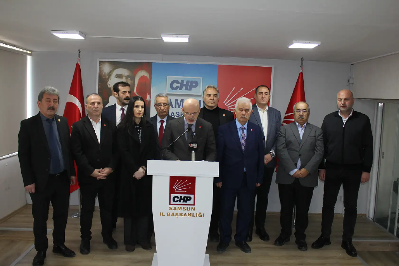 Samsun'da siyasi rota tartışması alevlendi Başkan Özdağ 'Ak Parti'nin rotası faiz lobileridir'