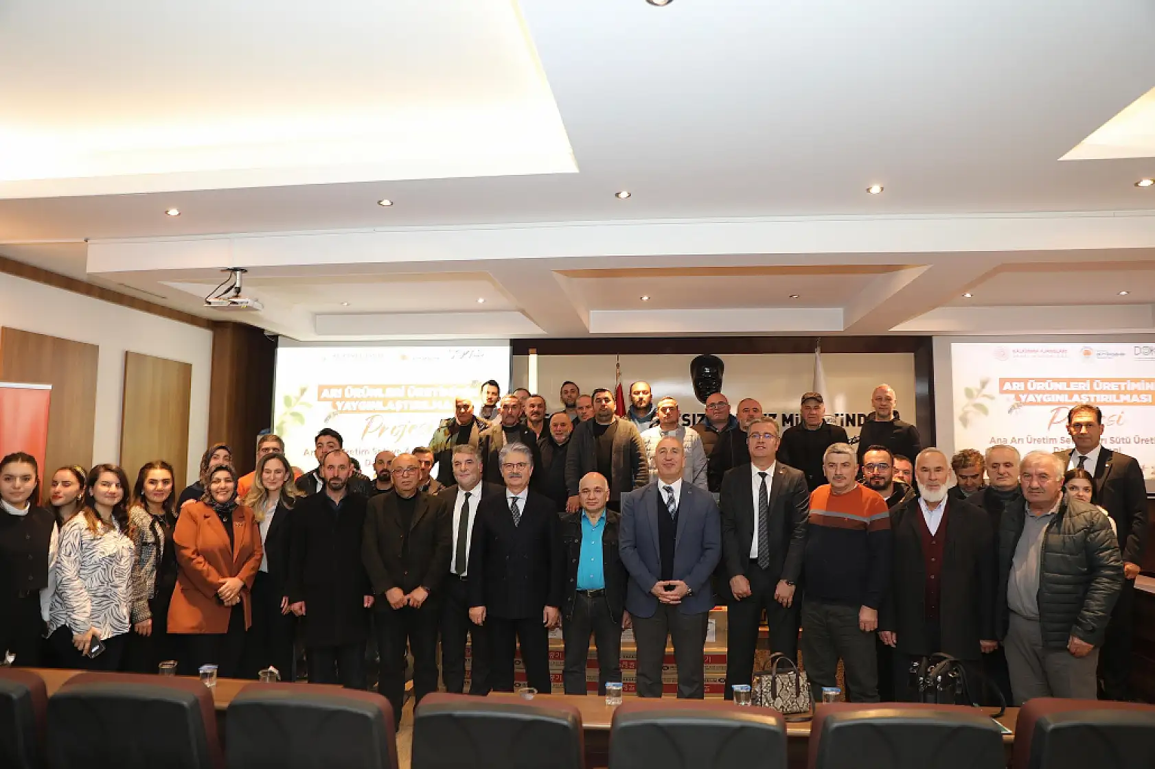 Büyükşehir'den Arı Yetiştiricilerine Üretim Seti Desteği