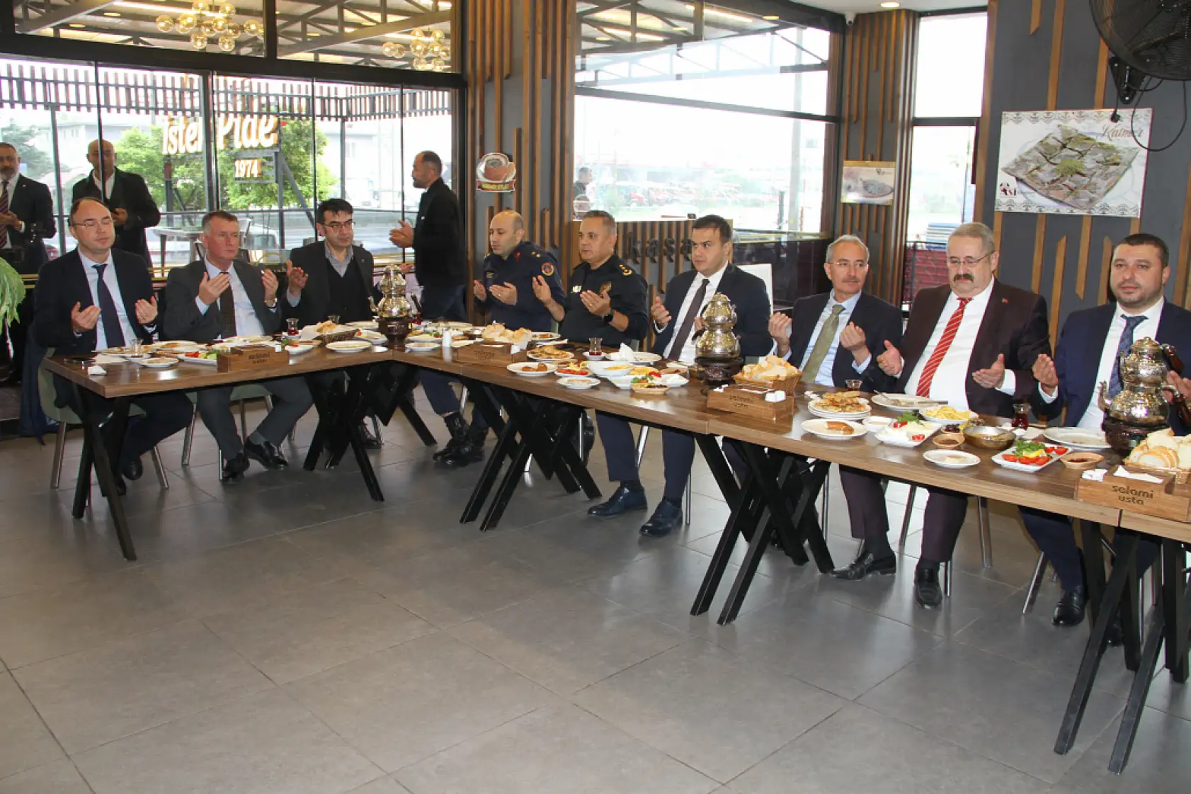 Çarşamba'da Muhtarlar kahvaltıda bir araya geldi