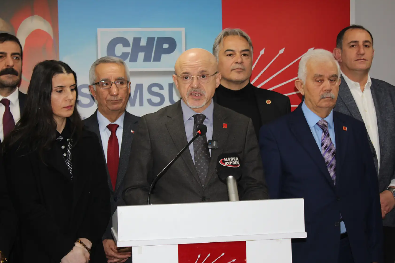 Samsun'da siyasi rota tartışması alevlendi Başkan Özdağ 'Ak Parti'nin rotası faiz lobileridir'