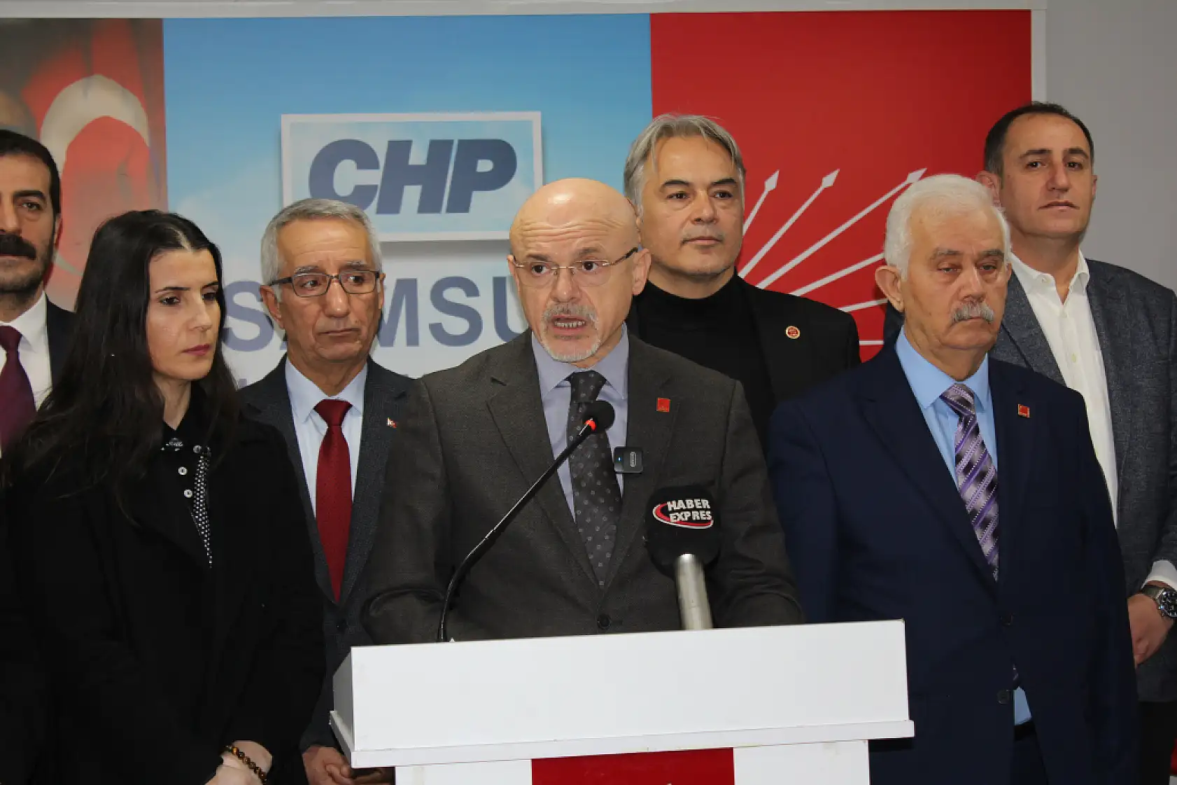 Samsun'da siyasi rota tartışması alevlendi Başkan Özdağ 'Ak Parti'nin rotası faiz lobileridir'