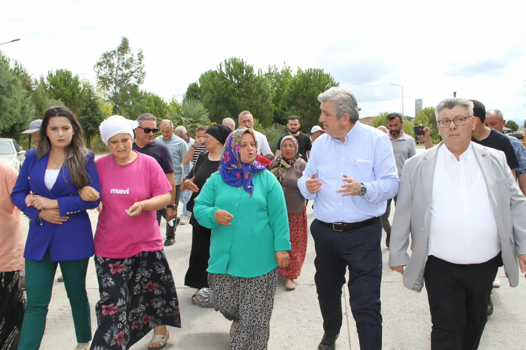 Çöp Kokusu İsyanı CHP'li Milletvekilleri kötü kokuyu yerinde inceledi