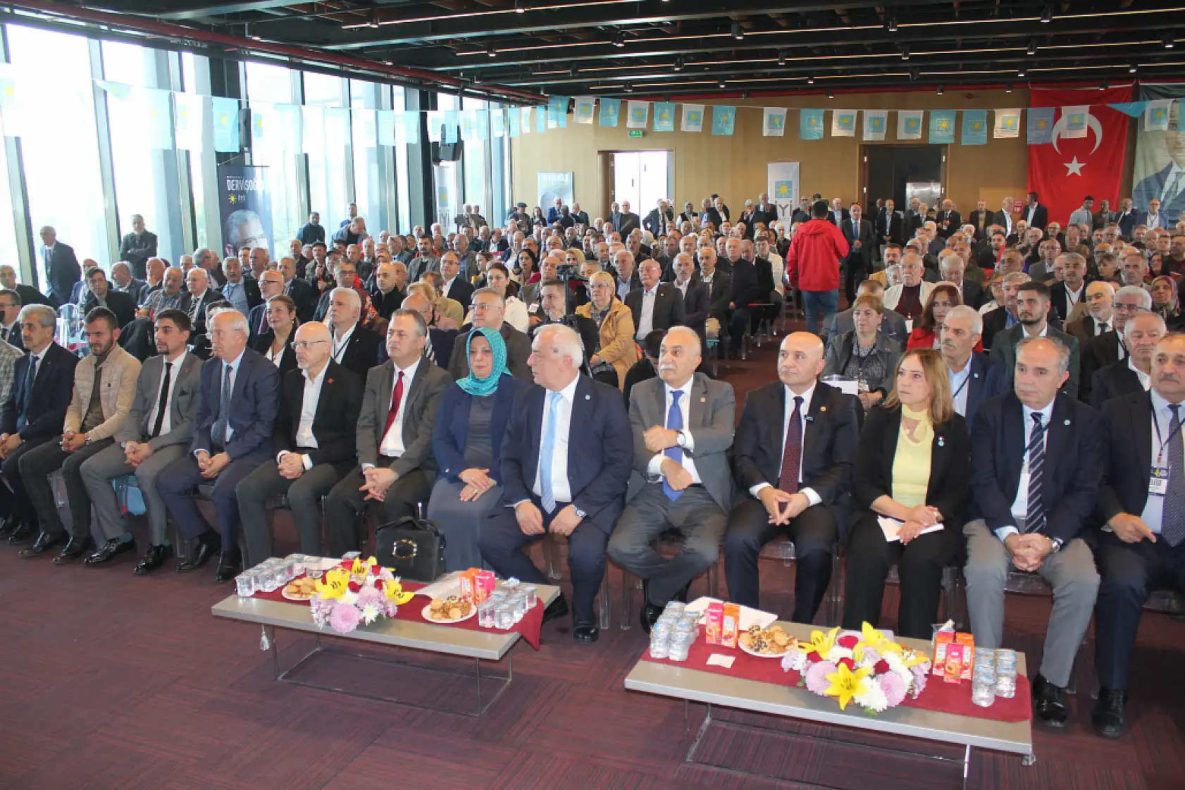 İYİ Parti başkanını seçiyor