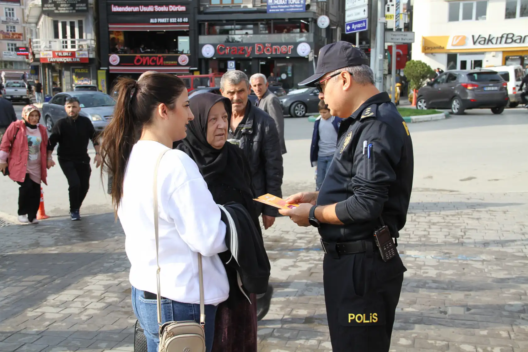 Ekipler, Vatandaşlara KADES'i tanıttı