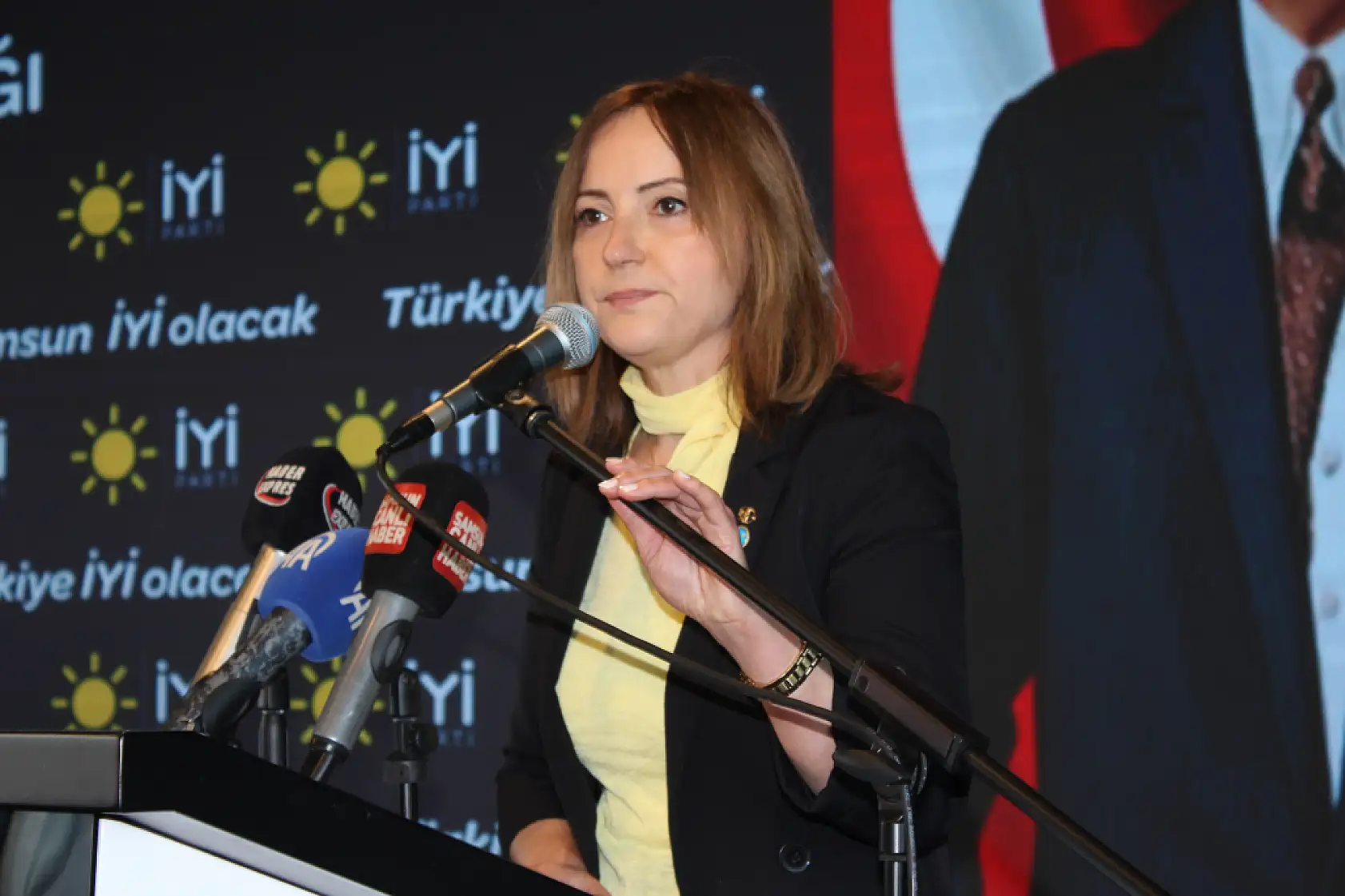 İYİ Parti başkanını seçiyor