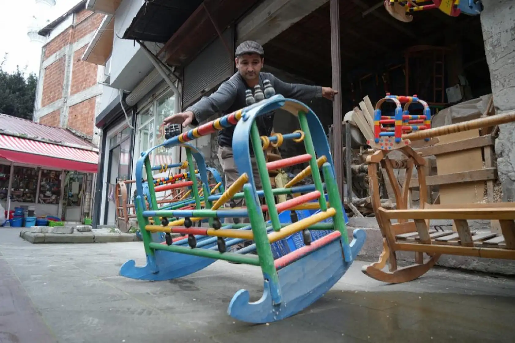 Çarşamba'da 78 yıllık ahşap beşik geleneği sürdürülüyor