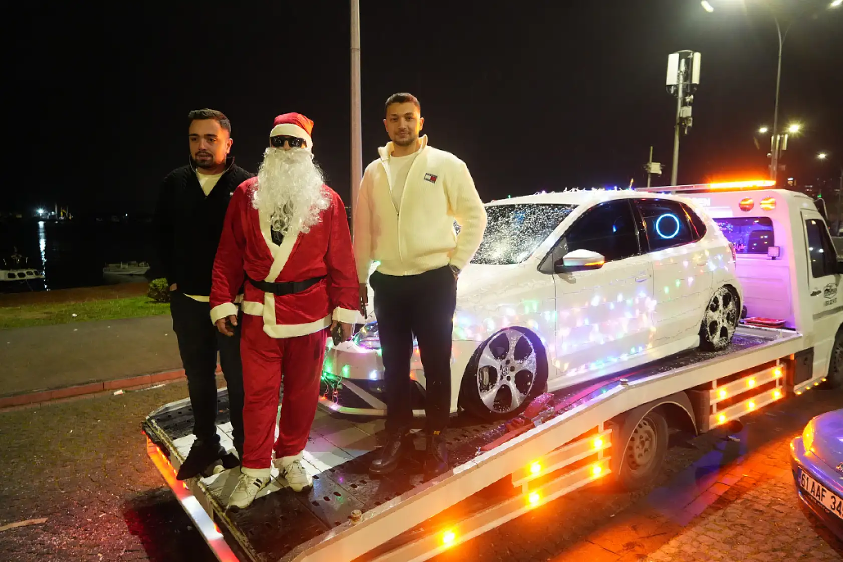 Samsun'da vatandaşlar yeni yıla meydanlarda girdi