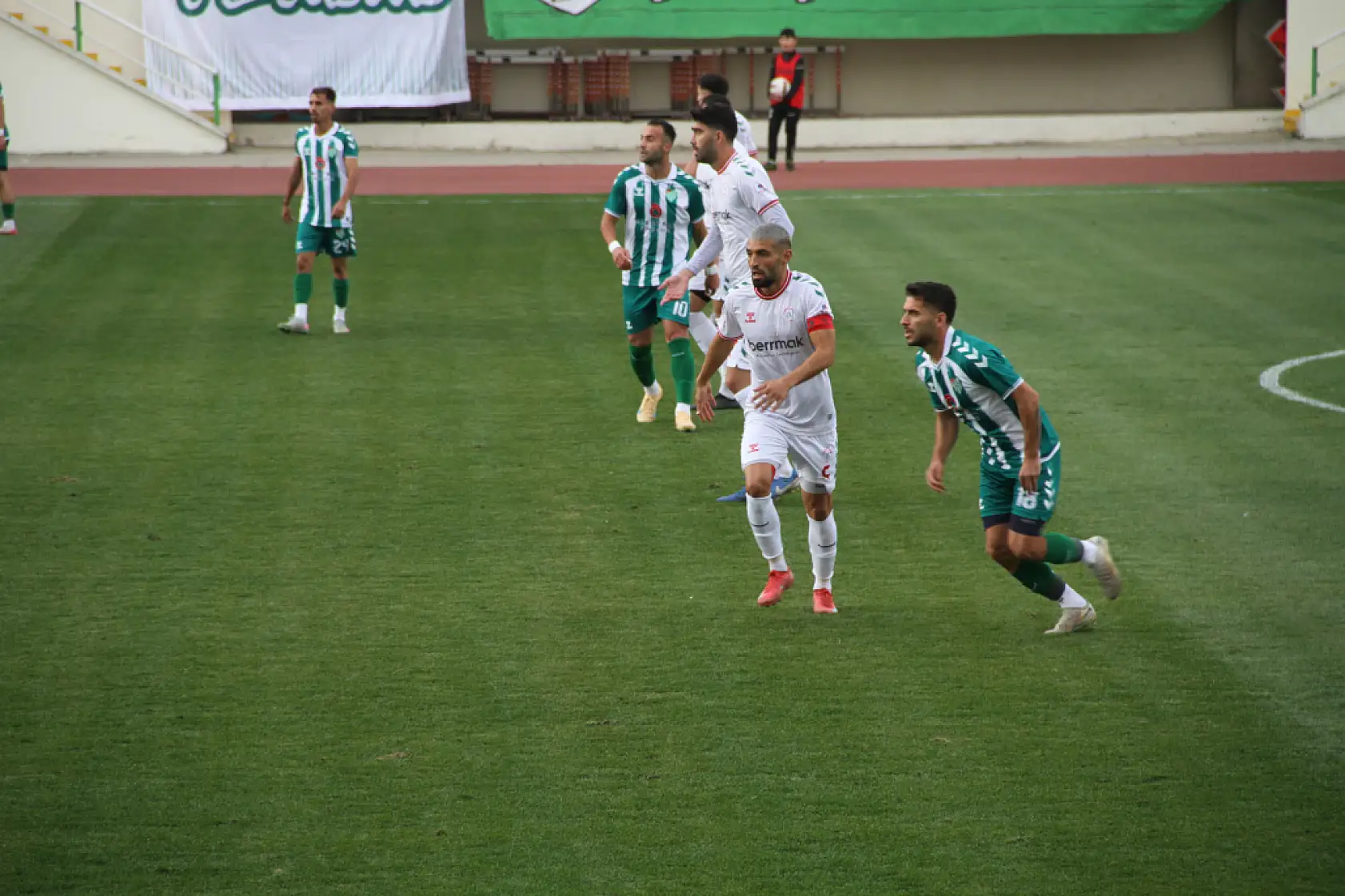 Çarşambaspor Turhal engelini tek golle geçti