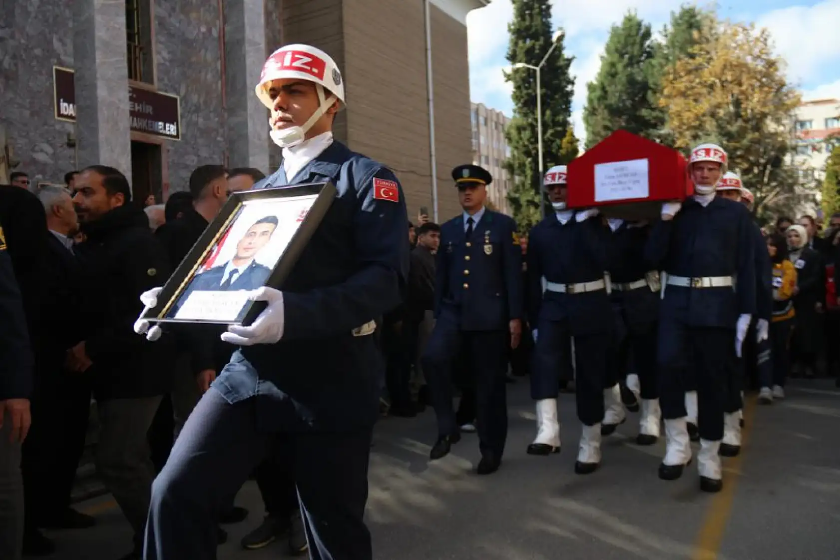 Türkiye şehitlerini uğurladı