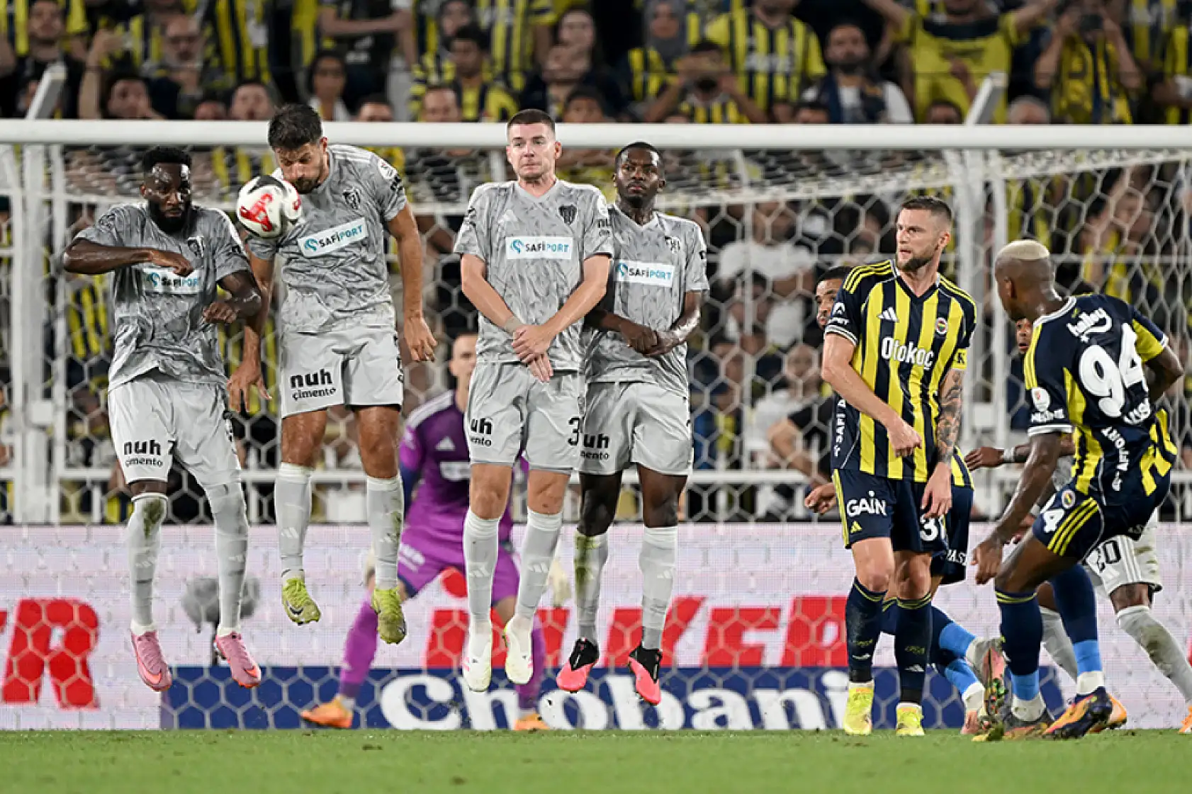 Fenerbahçe Kocaelispor'u 3-1'le Geçti: İlk 3 Puan 3 Golle Geldi