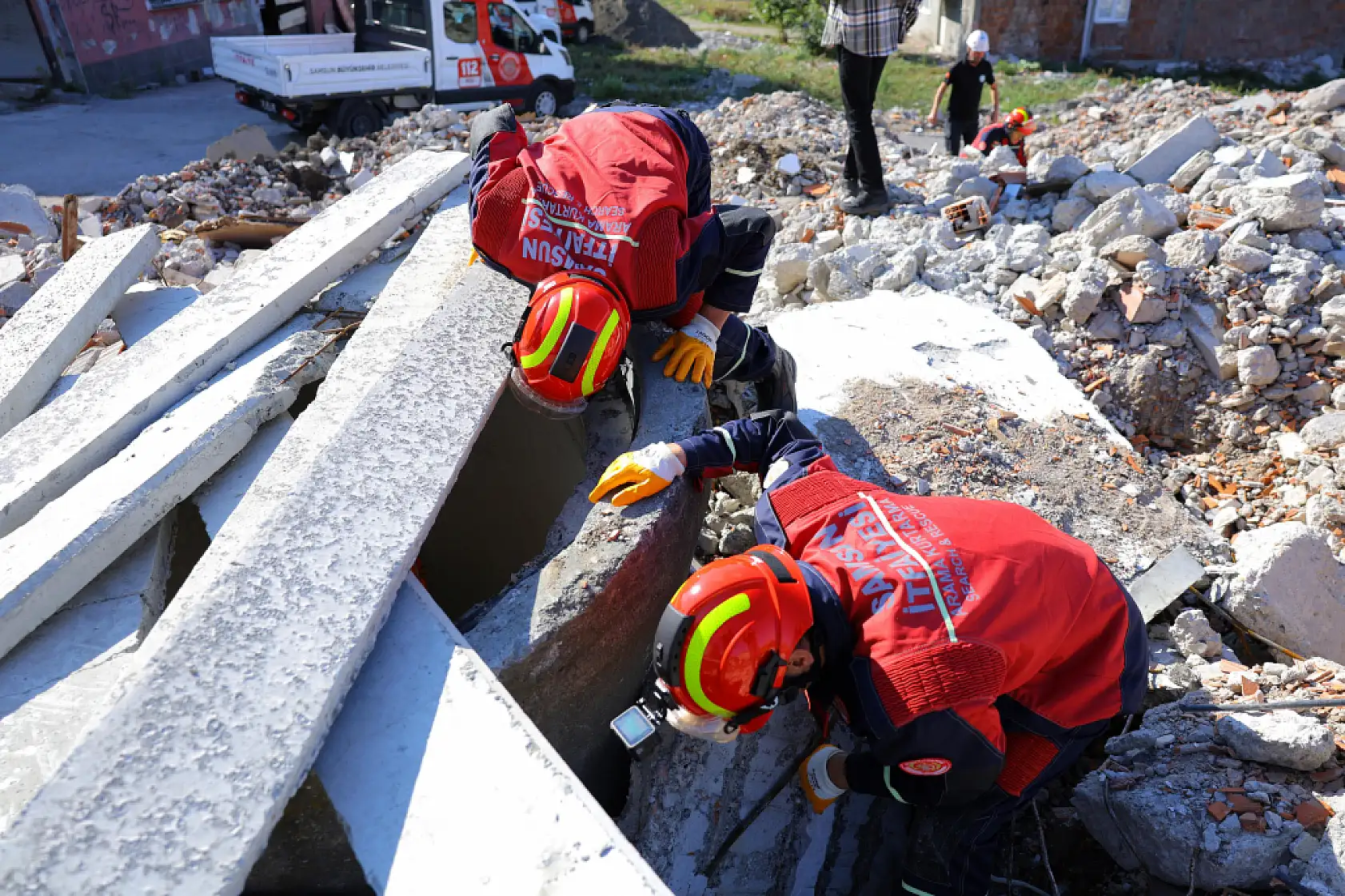 Samsun'da 6,4 büyüklüğünde deprem tatbikatı gerçeğini aratmadı