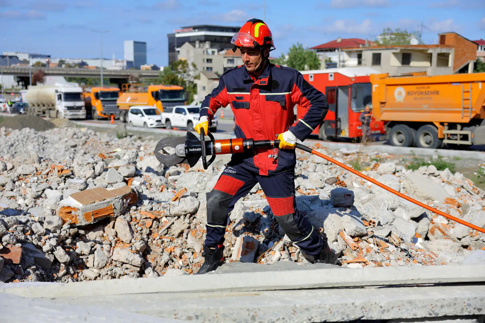Samsun'da 6,4 büyüklüğünde deprem tatbikatı gerçeğini aratmadı