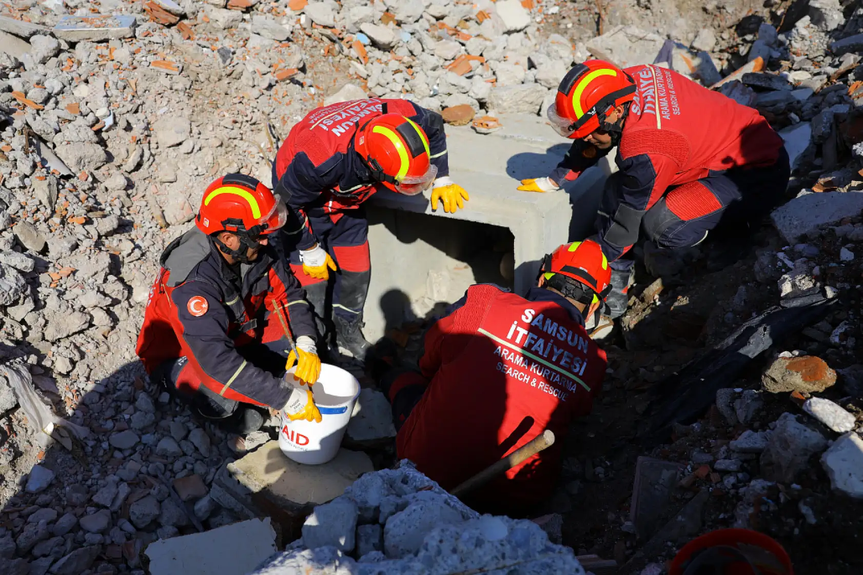 Samsun'da 6,4 büyüklüğünde deprem tatbikatı gerçeğini aratmadı