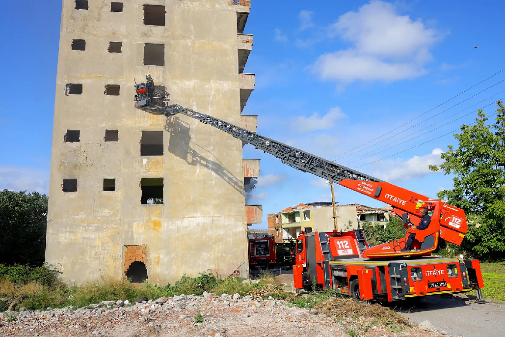 Samsun'da 6,4 büyüklüğünde deprem tatbikatı gerçeğini aratmadı