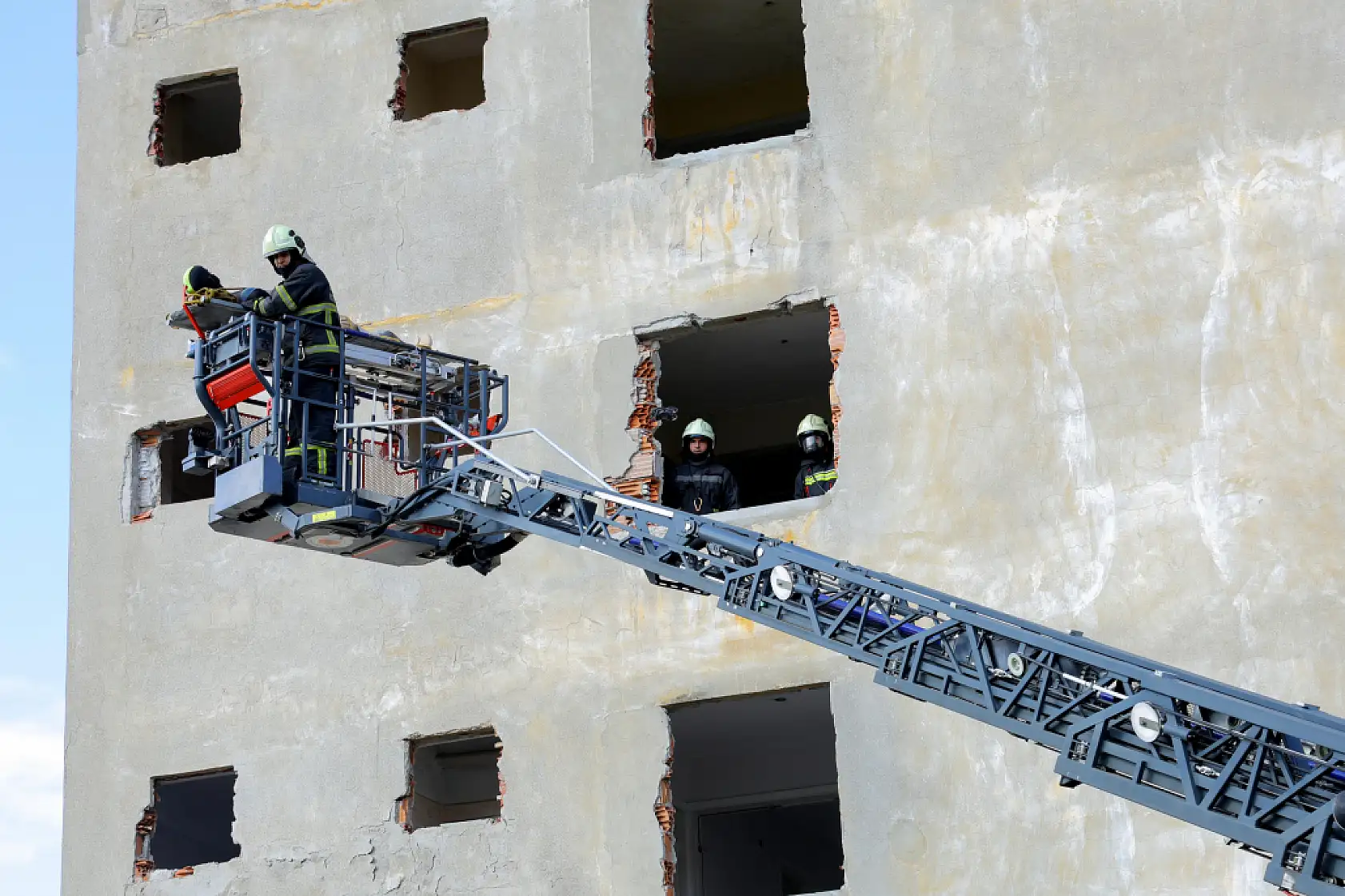 Samsun'da 6,4 büyüklüğünde deprem tatbikatı gerçeğini aratmadı