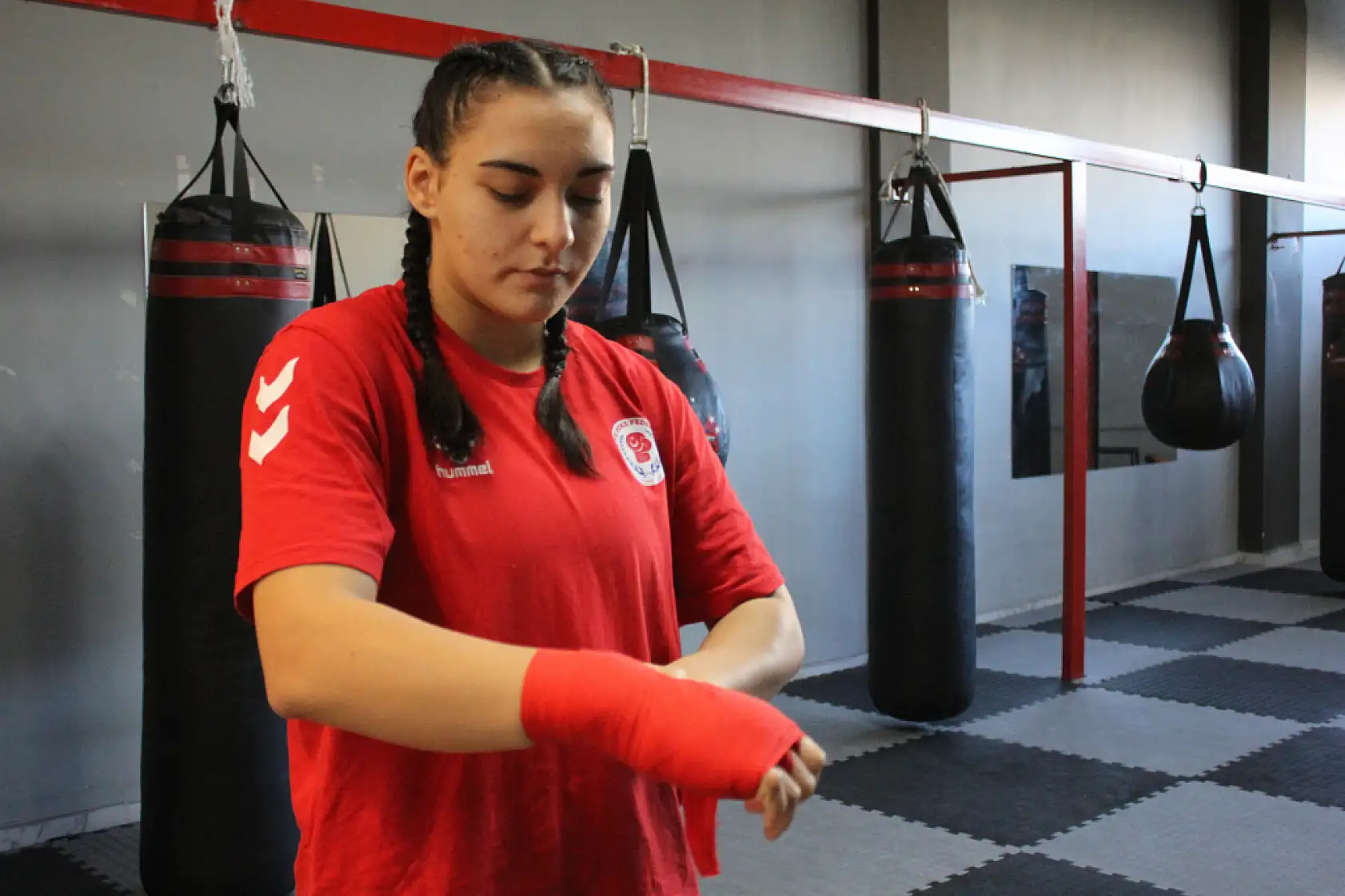 Avrupa Şampiyonu milli boksör Ayşenur Karaoğlan'ın hedefi olimpiyat madalyası