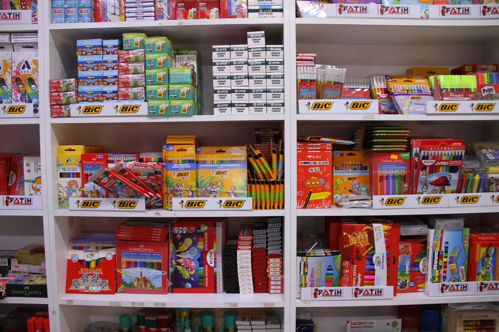 Veliler kırtasiyelere akın ediyor!