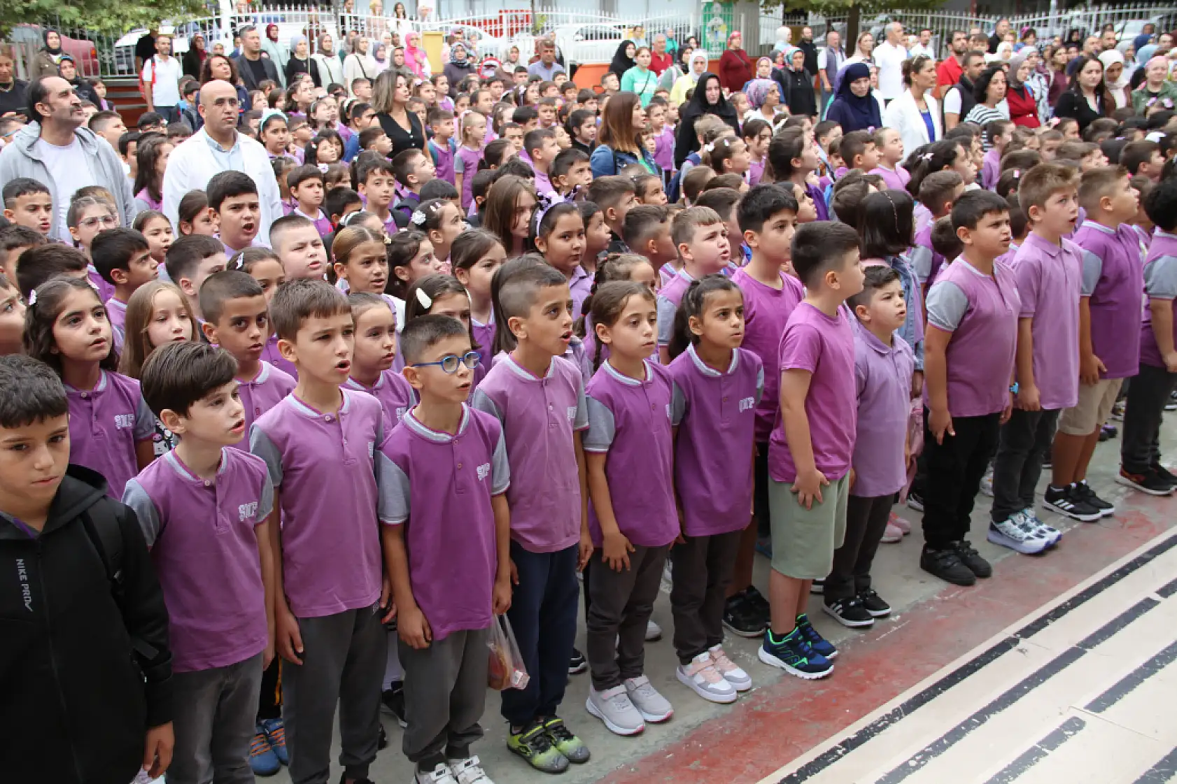 Çarşamba'da okullarda ilk zil çaldı