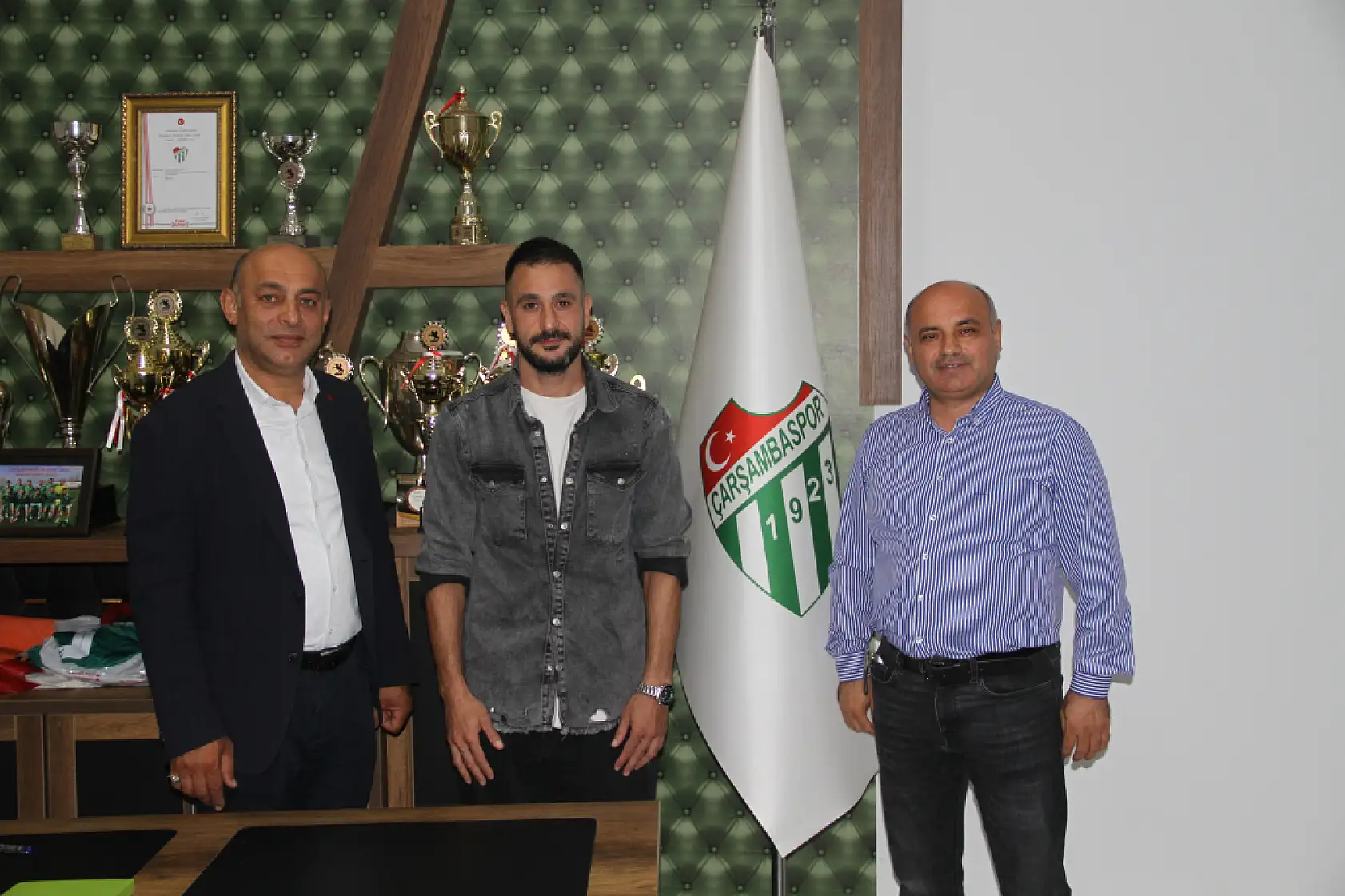 Çarşambaspor'da yeni sezon öncesi imza töreni